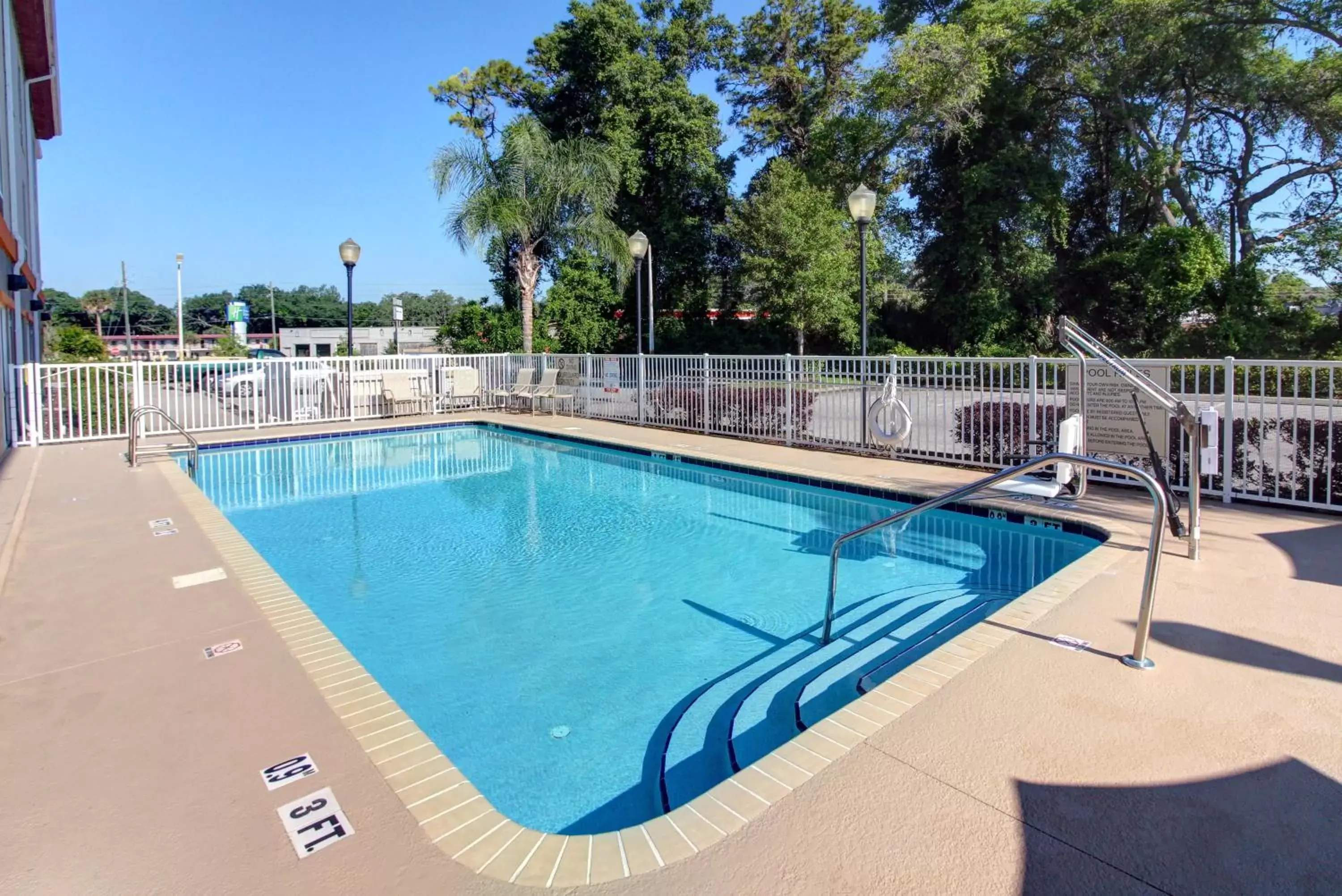 Day, Swimming Pool in Holiday Inn Express Silver Springs - Ocala, an IHG Hotel
