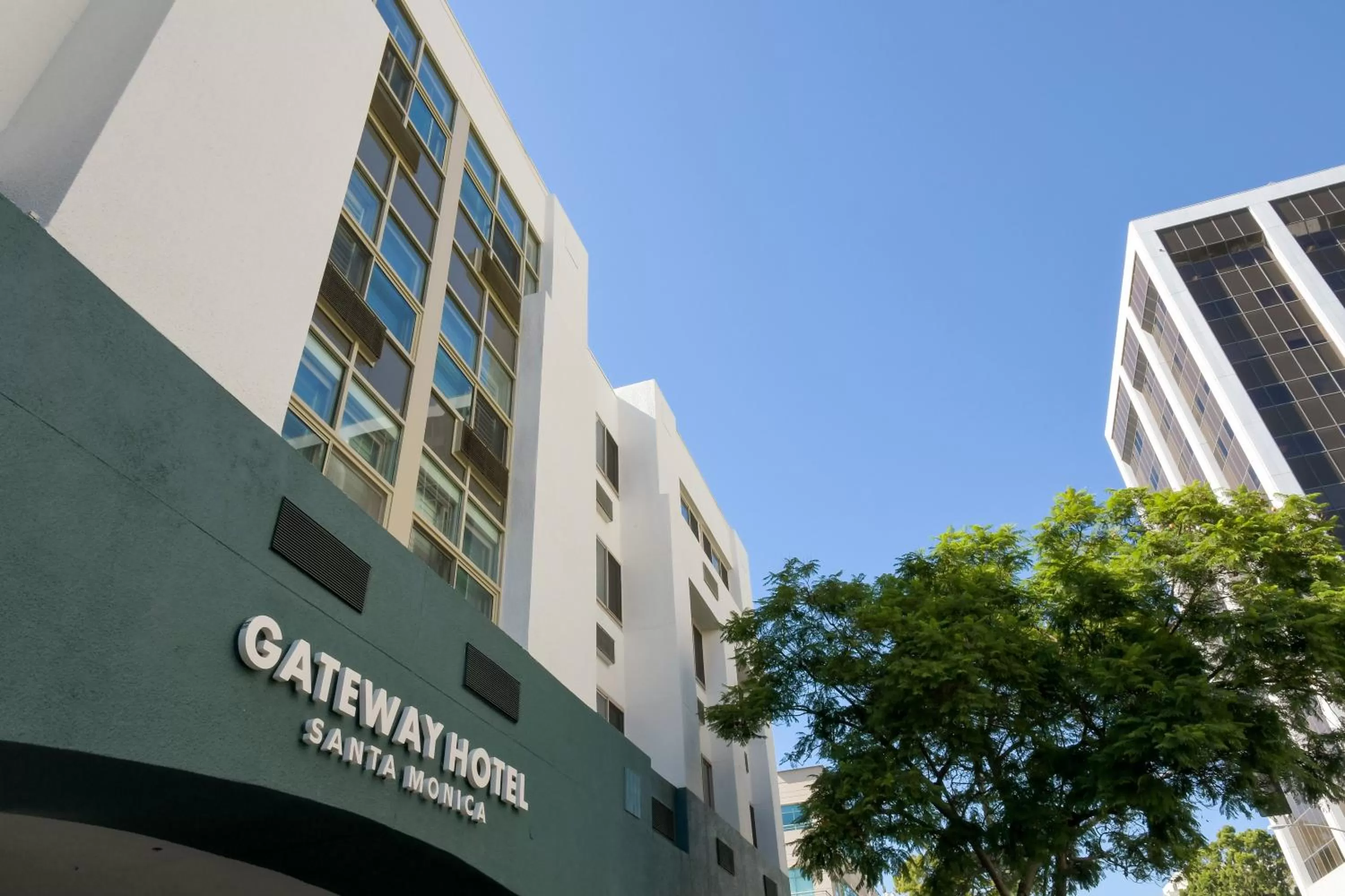 Property building in Gateway Hotel Santa Monica