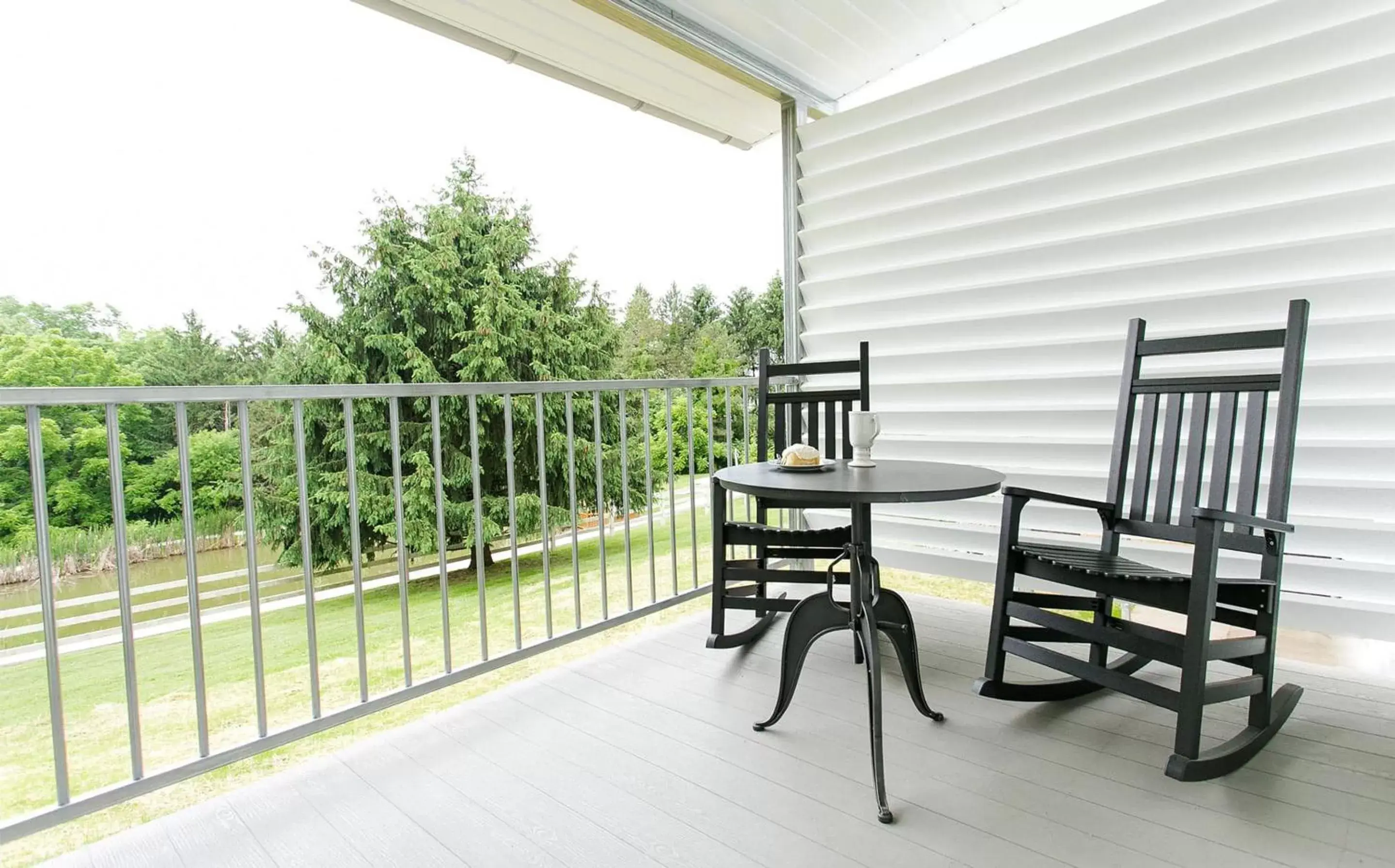 Balcony/Terrace in Farmhouse Suites by Amish Country Lodging