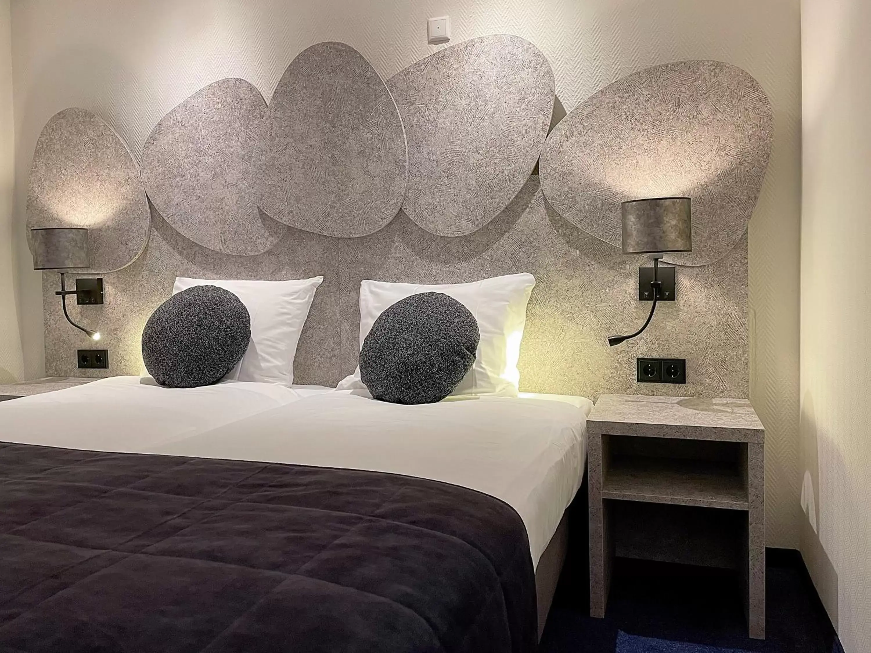 Bedroom, Bed in Hotel De Oringer Marke & Stee by Flow