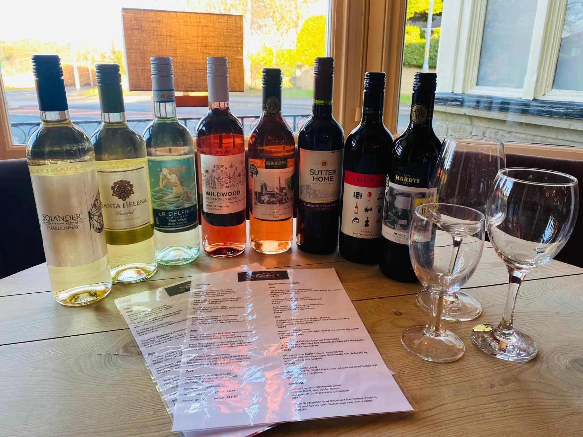 Food and drinks in The Oaks Hotel