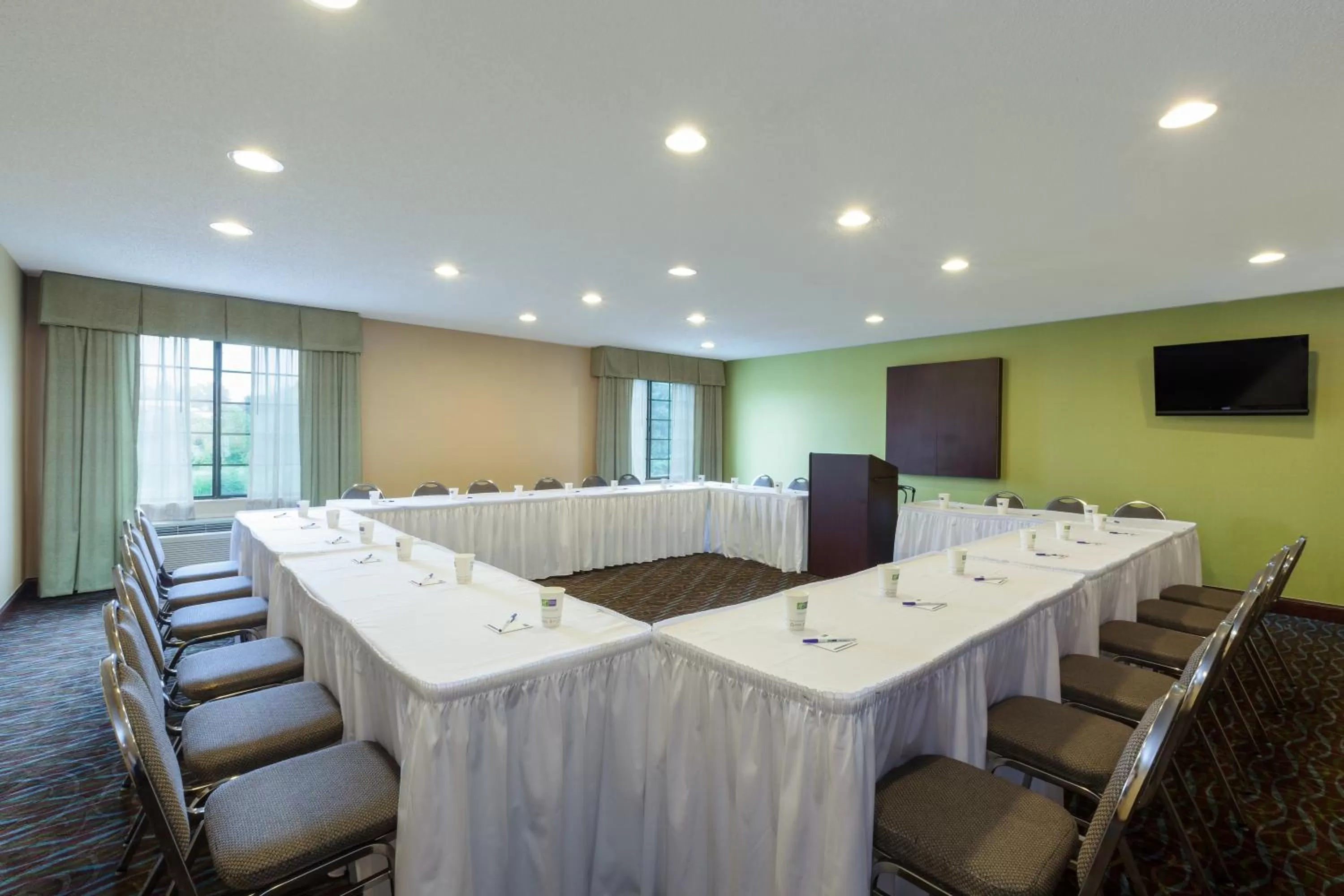Meeting/conference room in Holiday Inn Express Winston-Salem by IHG