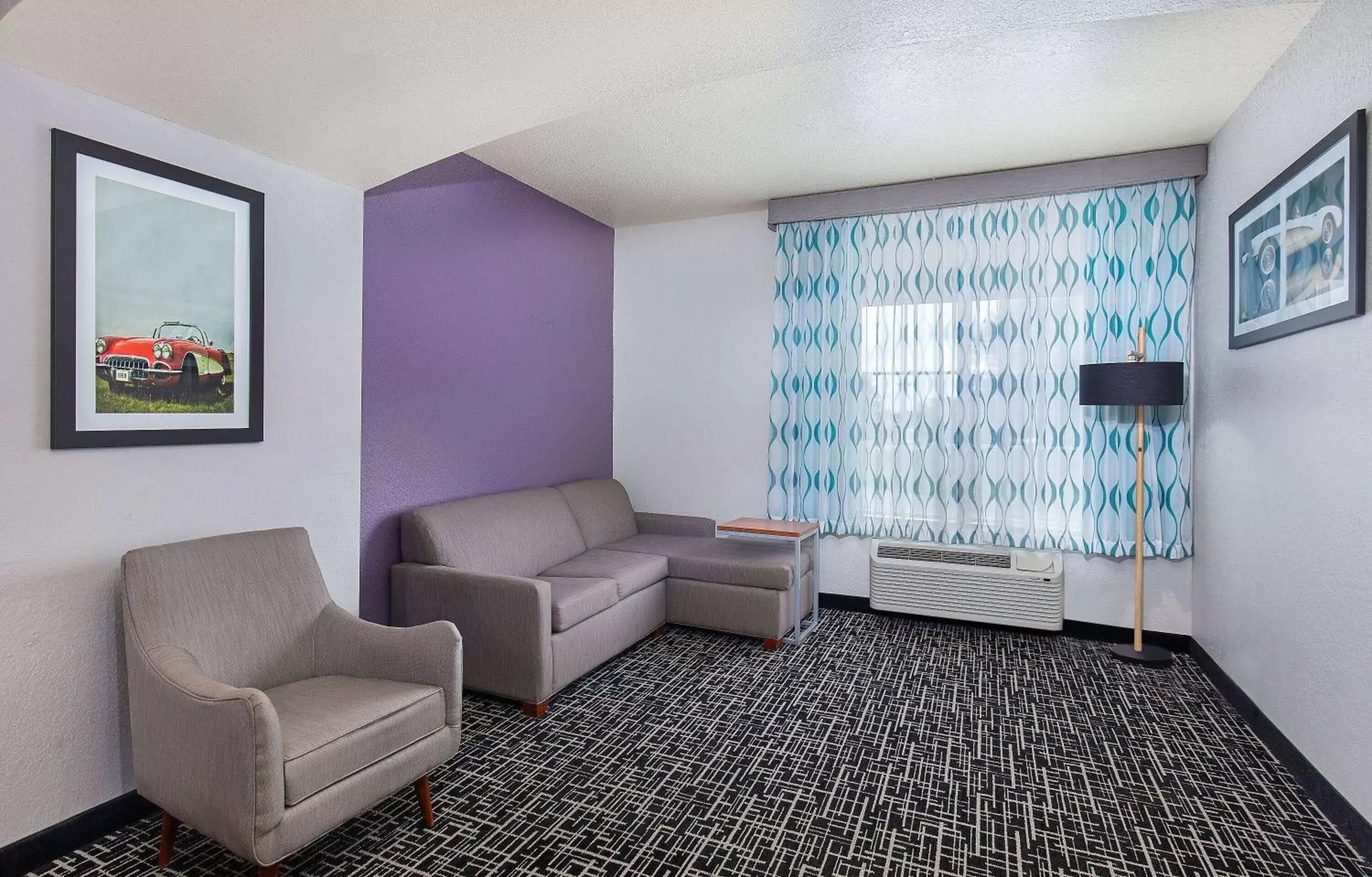 Bed, Seating Area in La Quinta by Wyndham Bowling Green