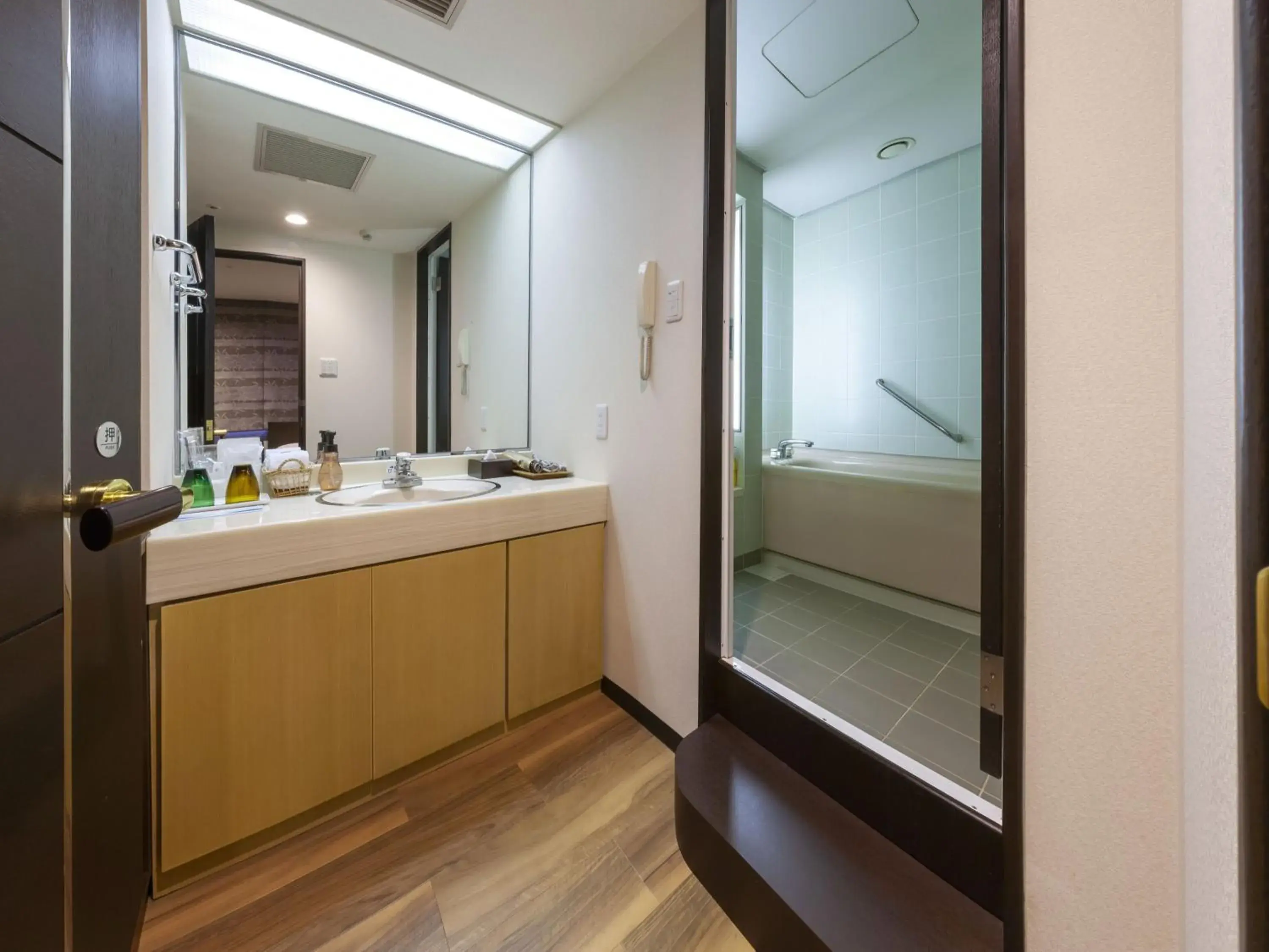 Area and facilities, Bathroom in Onomichi Kokusai Hotel