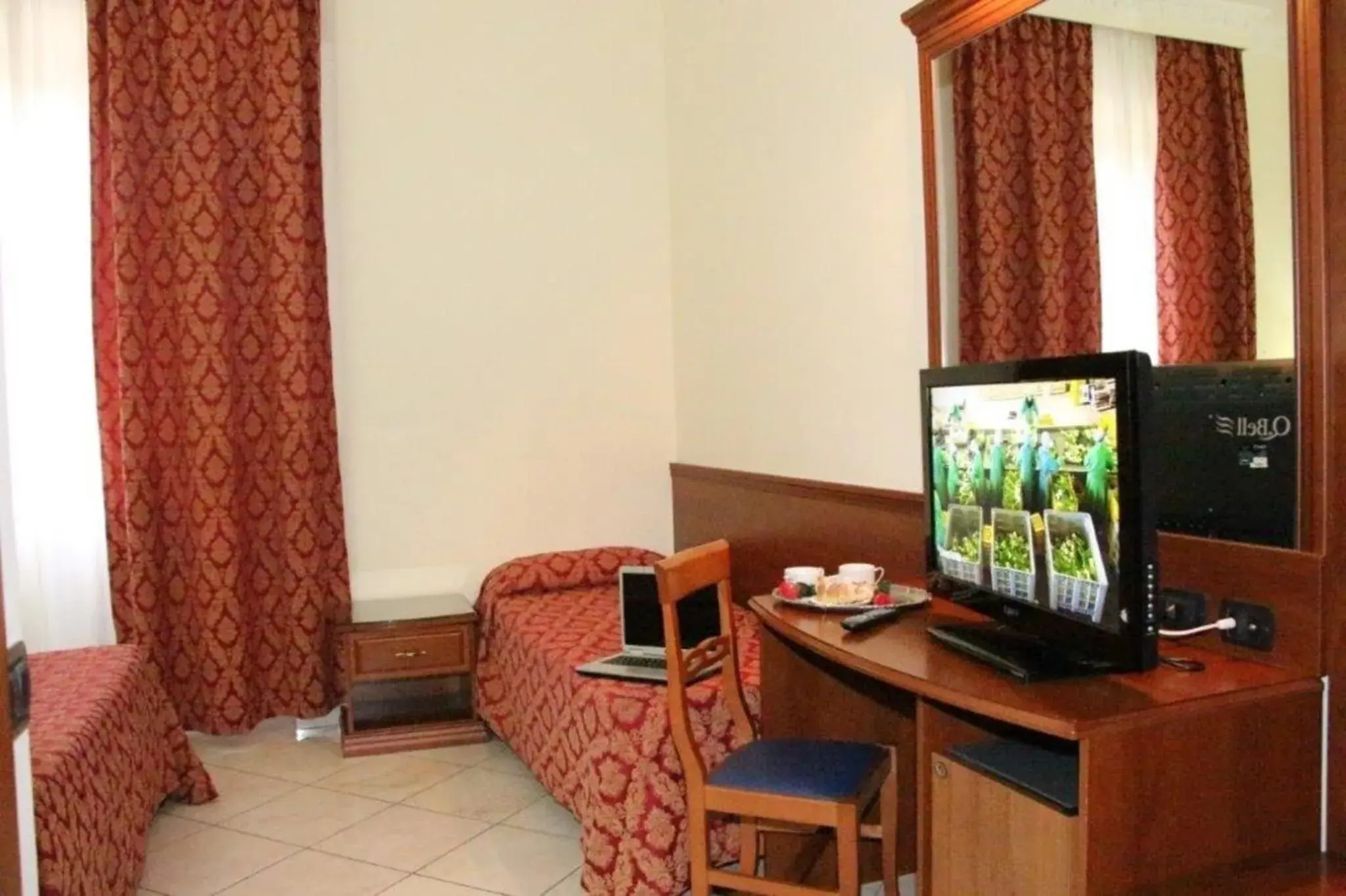 TV and multimedia, TV/Entertainment Center in Hotel Mirage
