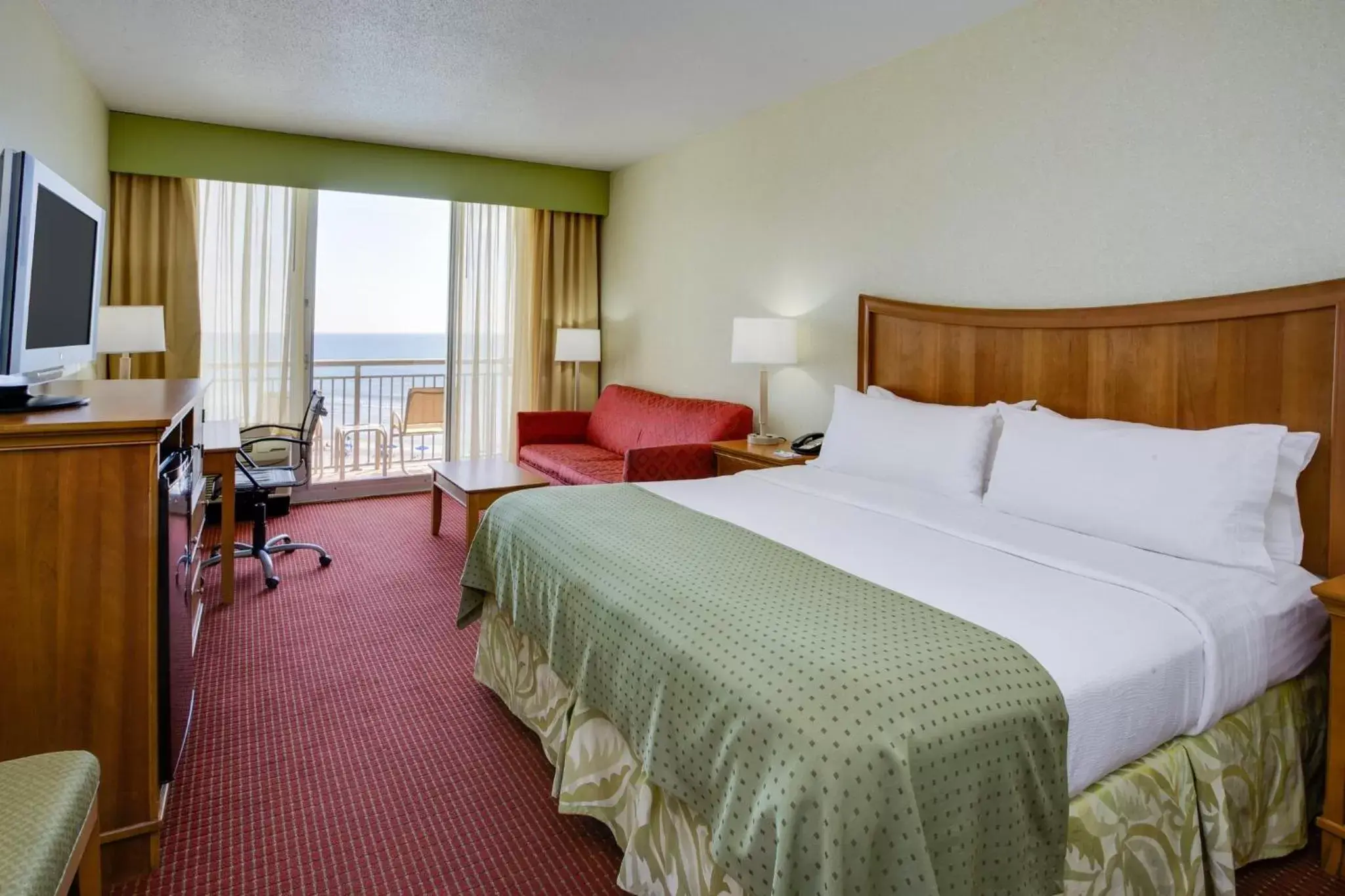 Photo of the whole room, Bed in Holiday Inn Resort Lumina on Wrightsville Beach, an IHG Hotel