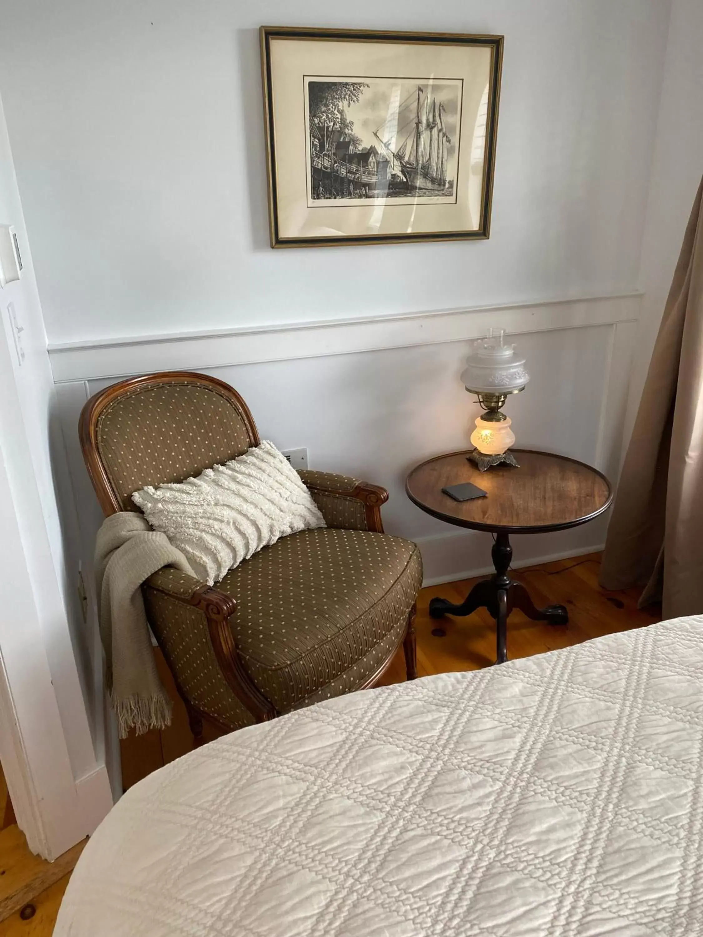 Seating Area in Spouter Inn Bed & Breakfast