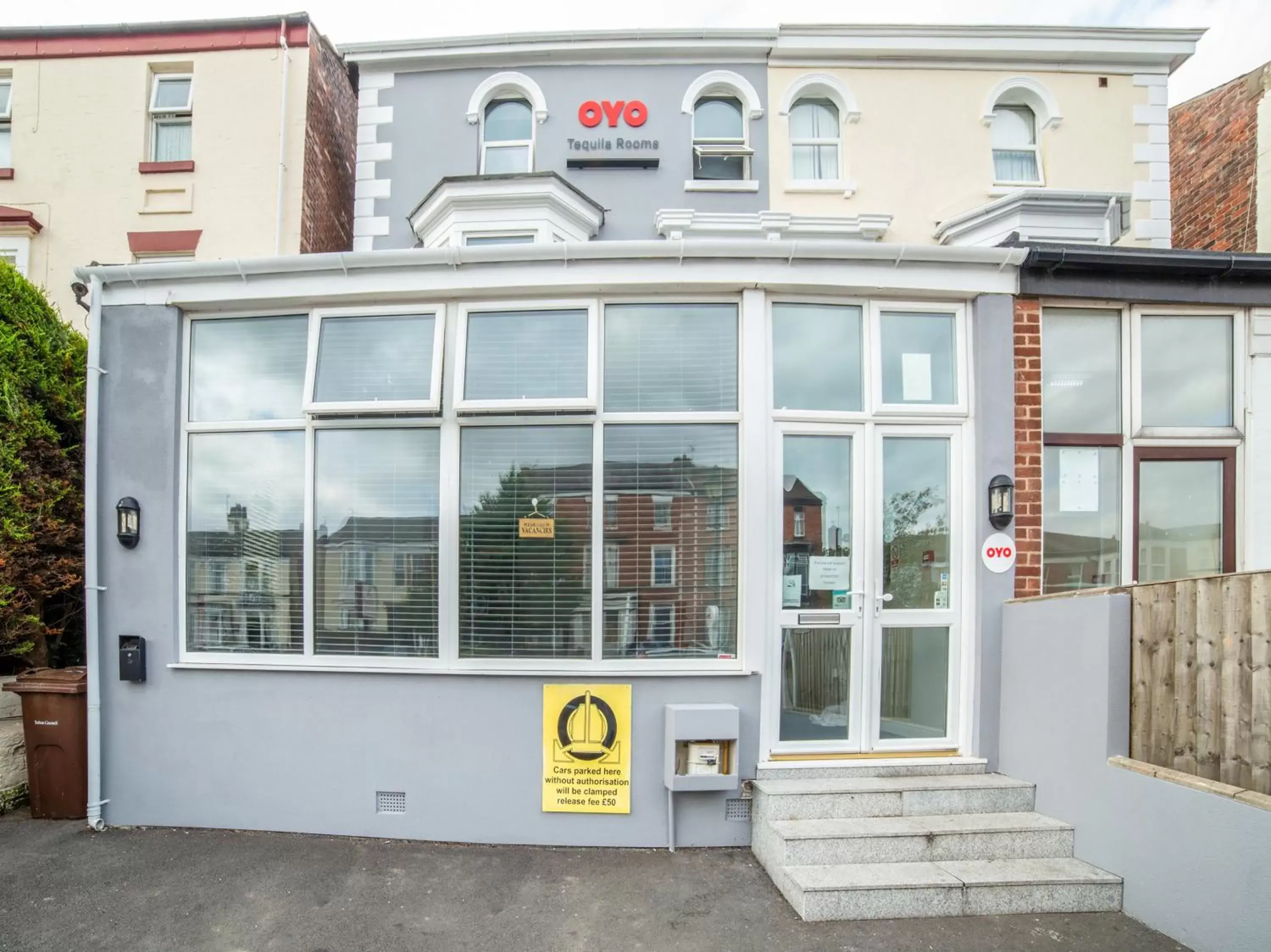 Facade/entrance in OYO Tequila and Dunlin Rooms Southport Central