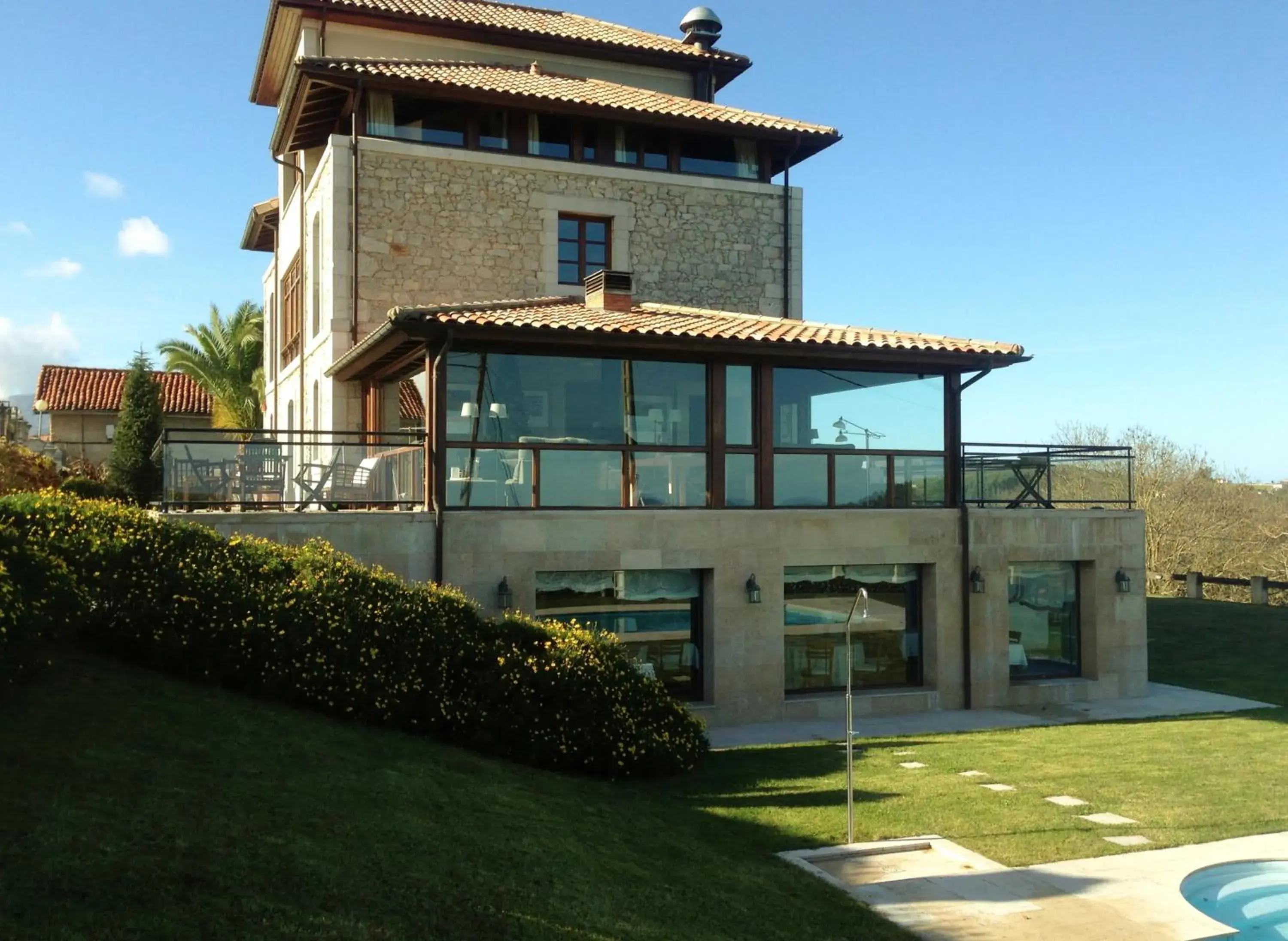 Facade/entrance, Property Building in Hotel Villadesella