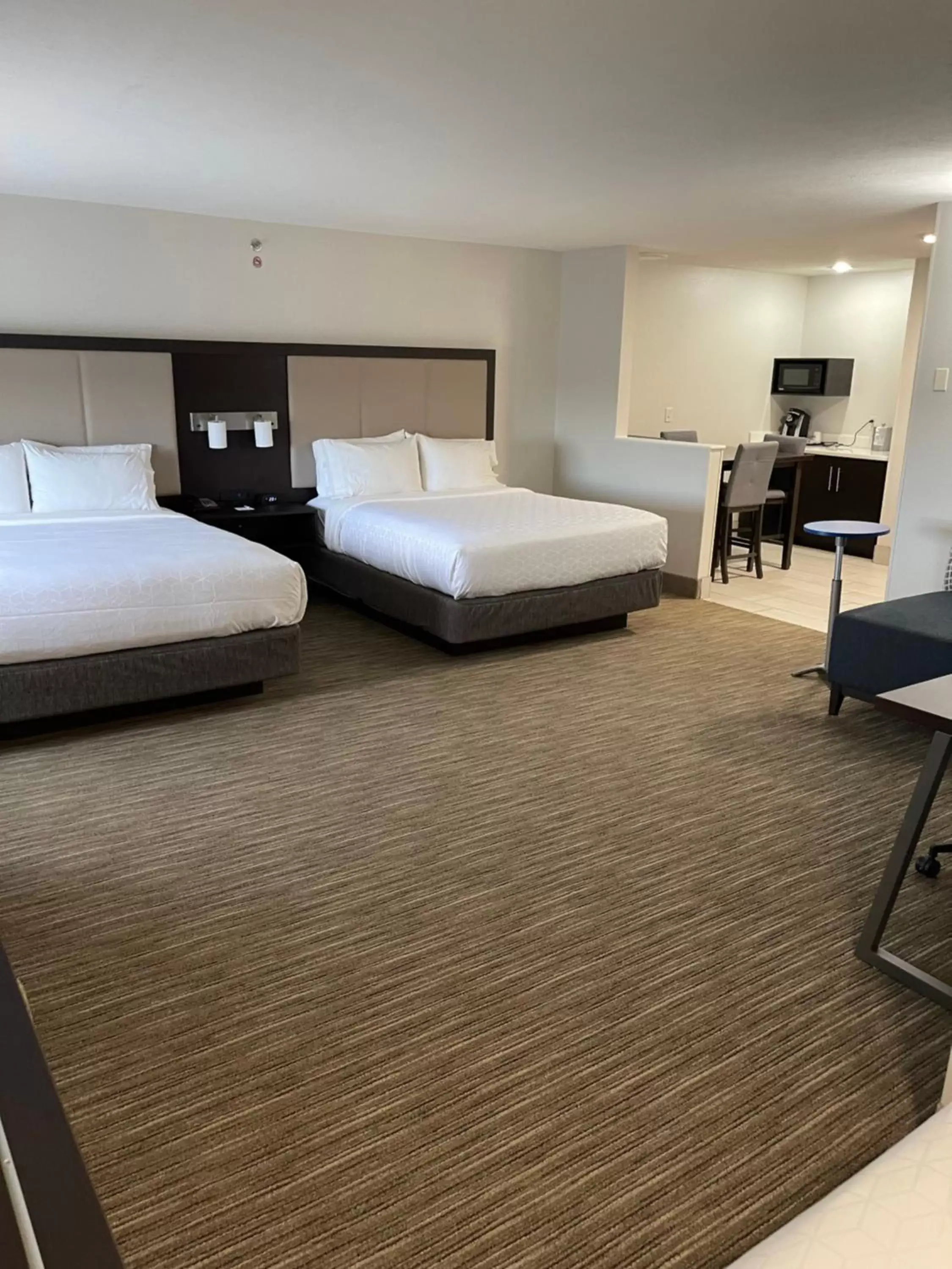 Holiday Inn Express Hotel & Suites Las Vegas, an IHG Hotel