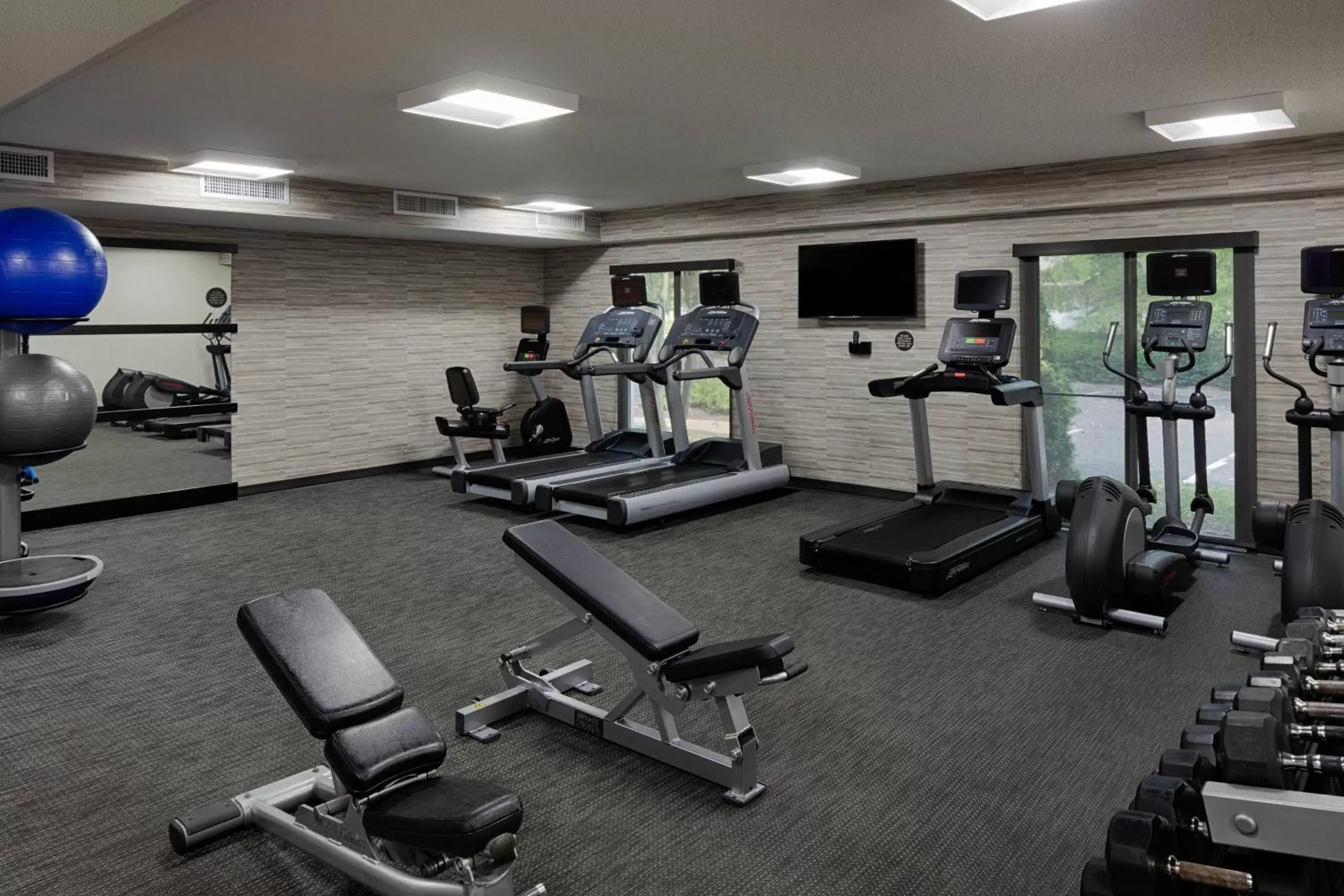 Fitness centre/facilities, Fitness Center/Facilities in Courtyard Cincinnati Blue Ash