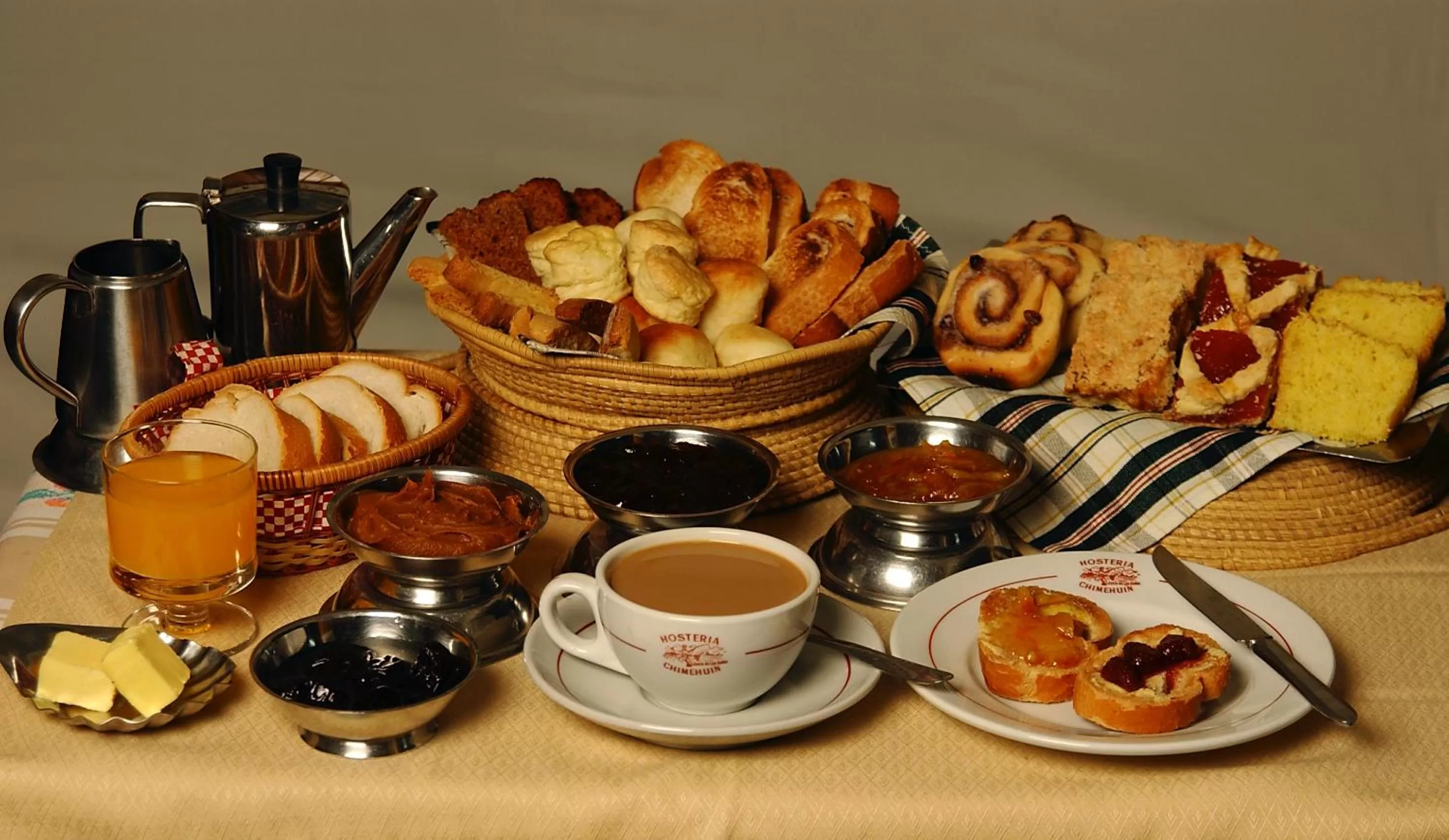 Breakfast in Hostería Chimehuin