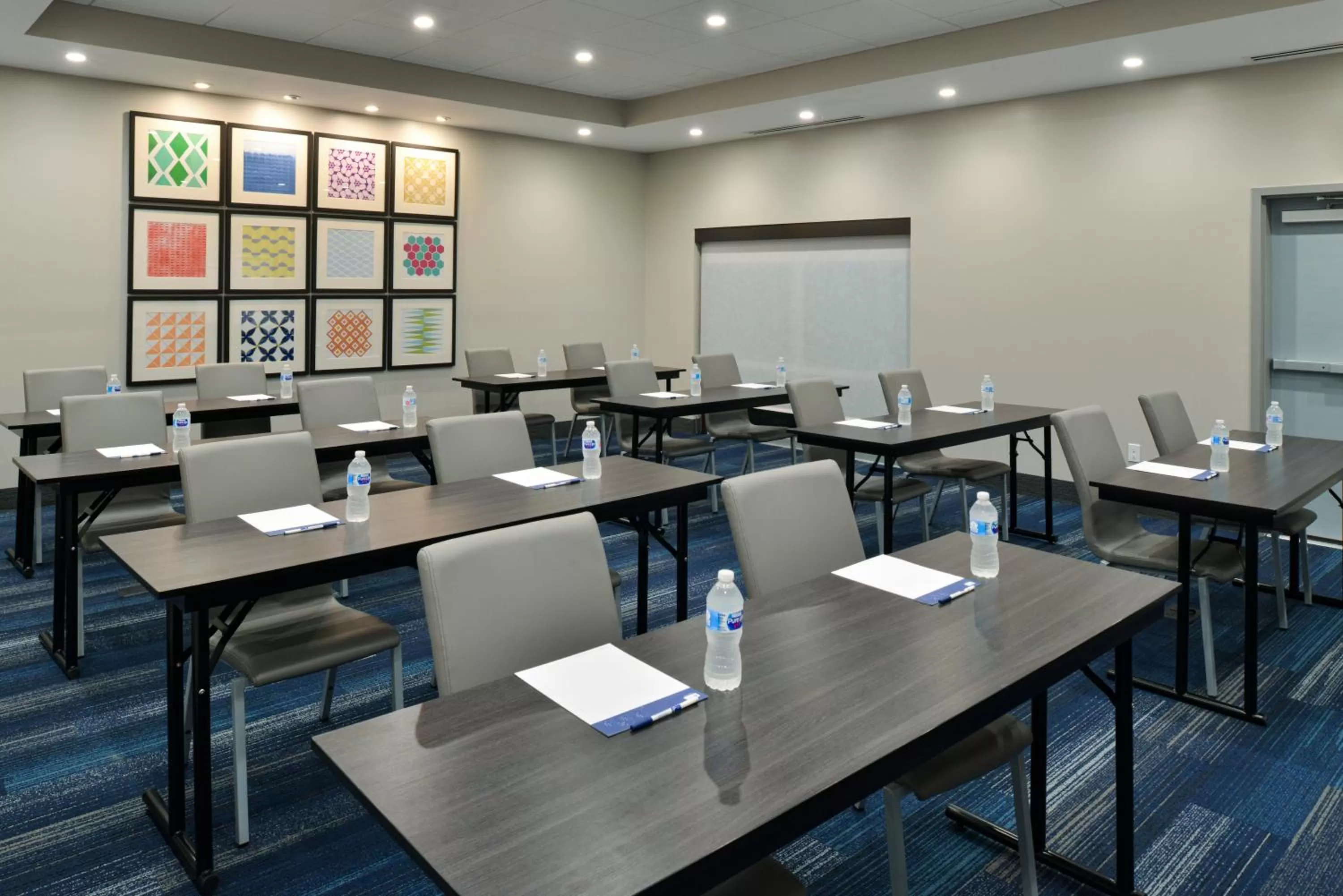 Meeting/conference room in Holiday Inn Express Orlando - South Park by IHG