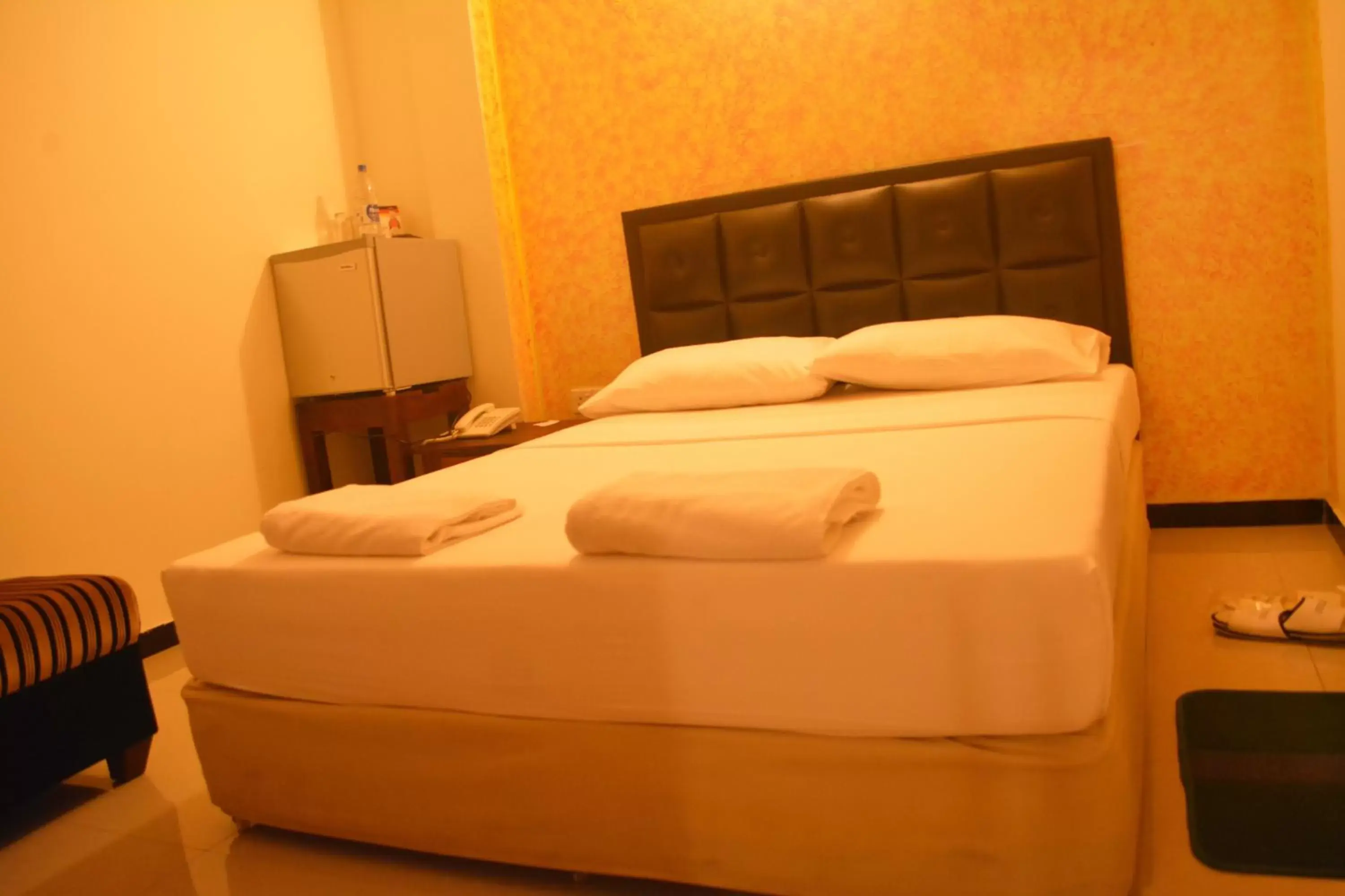 Bedroom, Bed in Saasha City Hotel