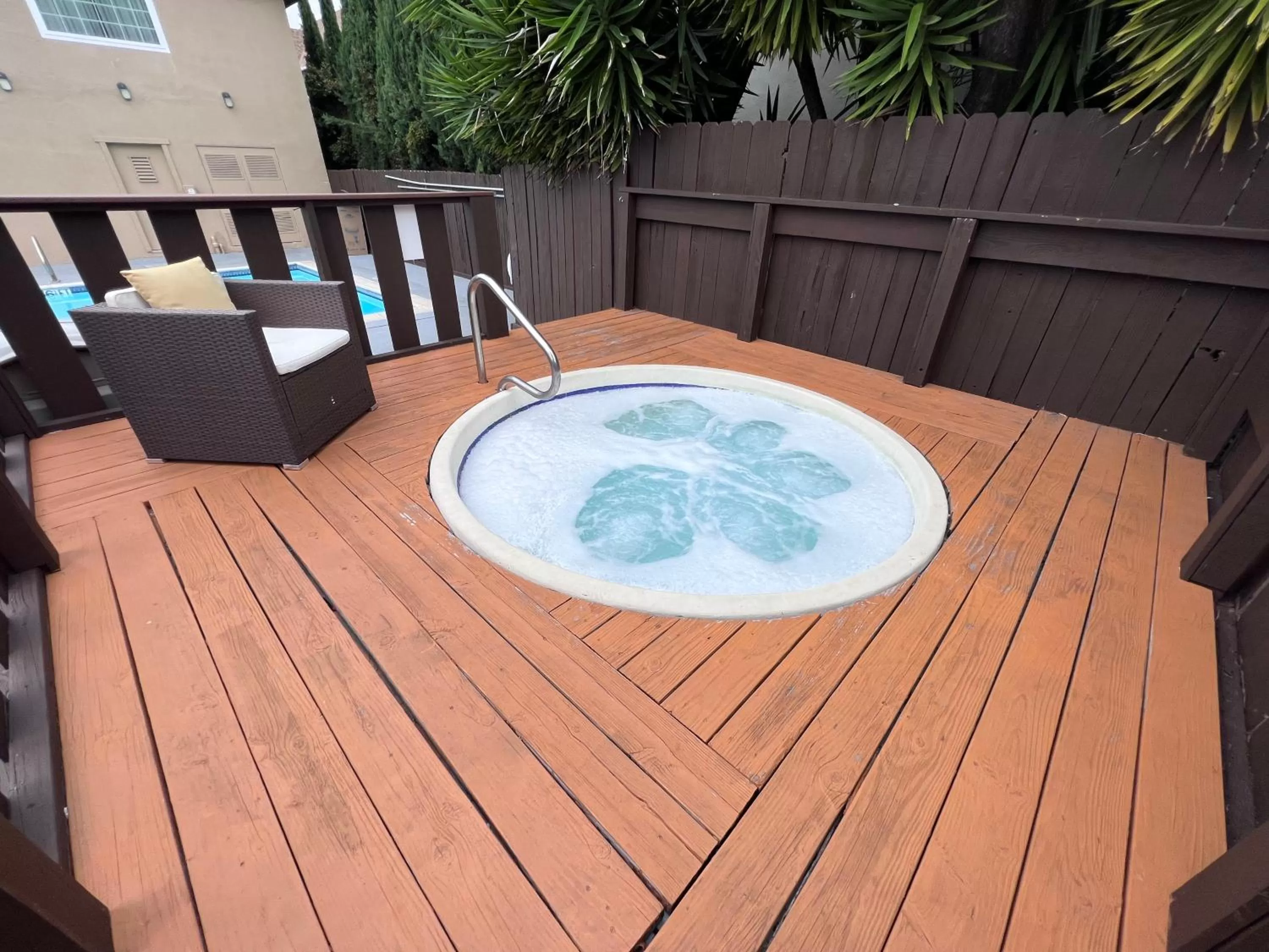 Hot Tub in Inn at San Luis Obispo