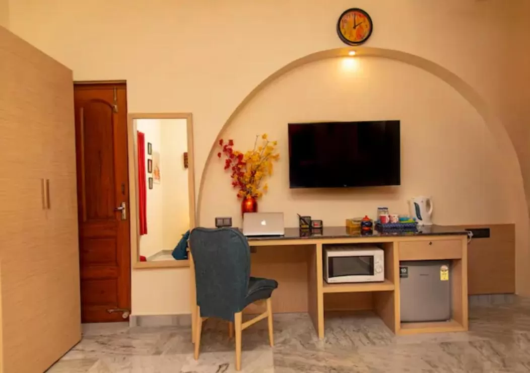 Communal lounge/ TV room in J's Nest