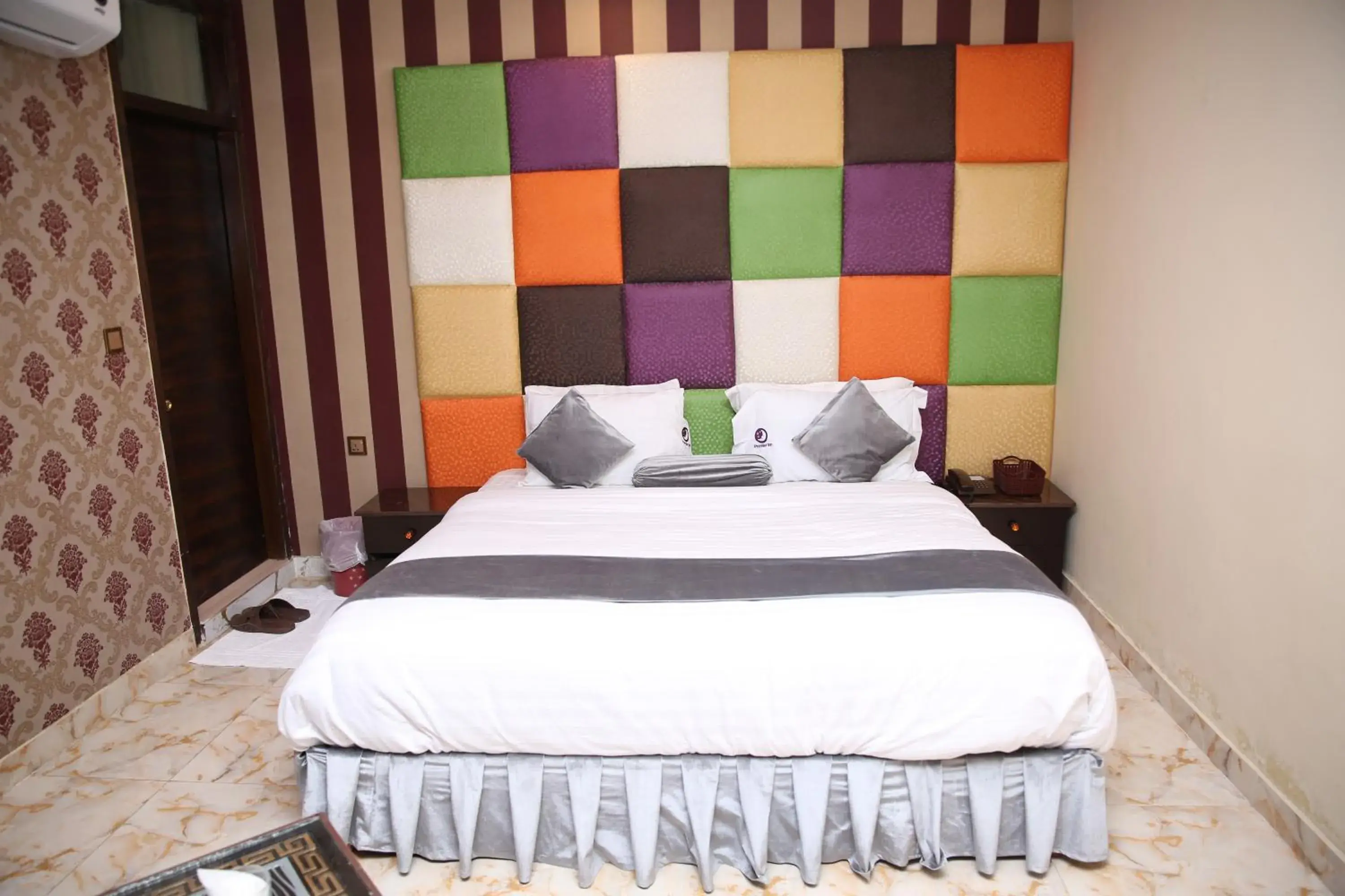 Bedroom, Bed in Hotel Premier Inn Gulberg