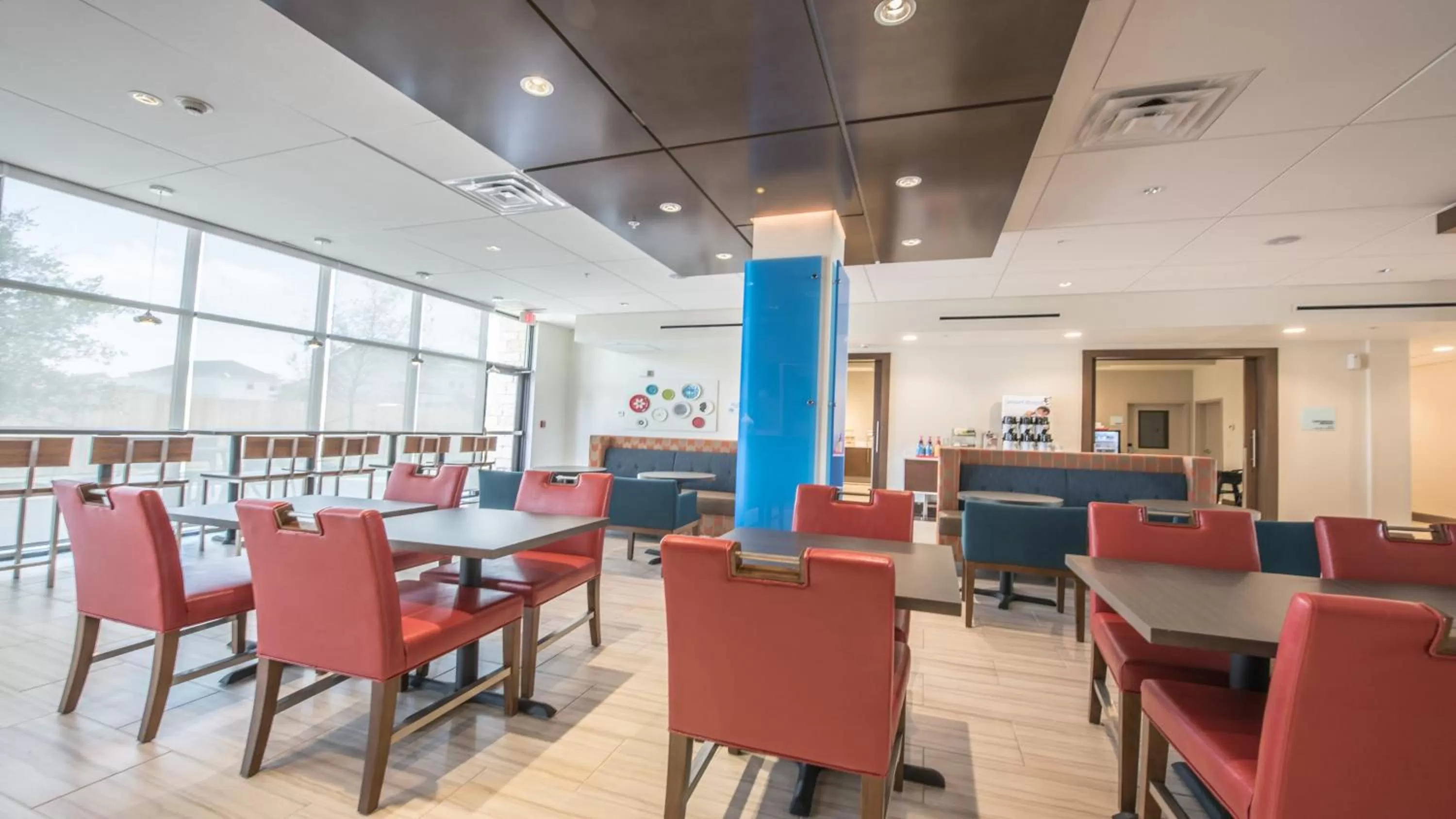 Breakfast in Holiday Inn Express & Suites - Dripping Springs - Austin Area by IHG