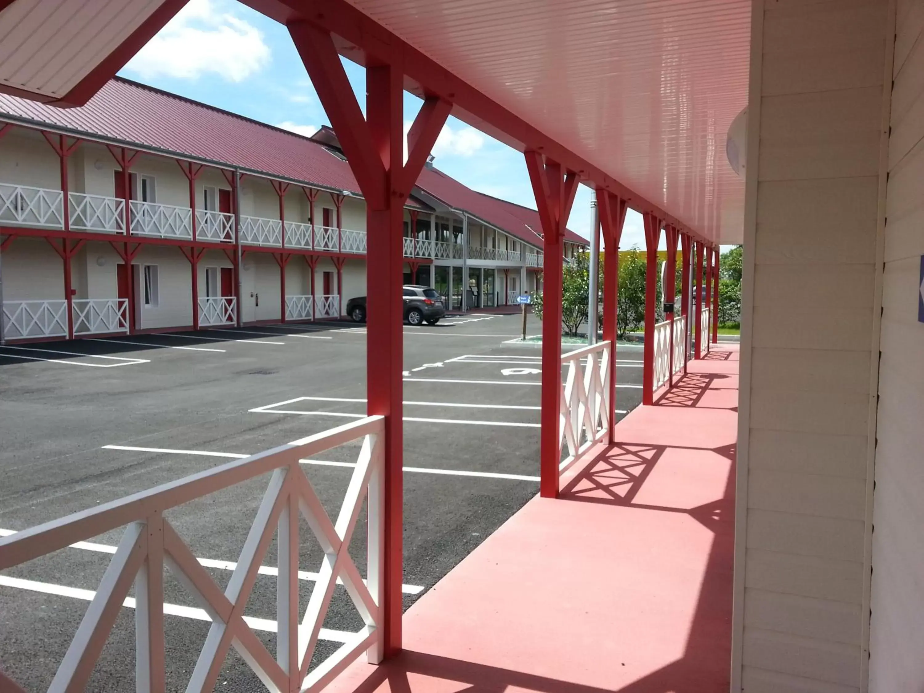 Patio, Balcony/Terrace in Fasthotel Montmarault