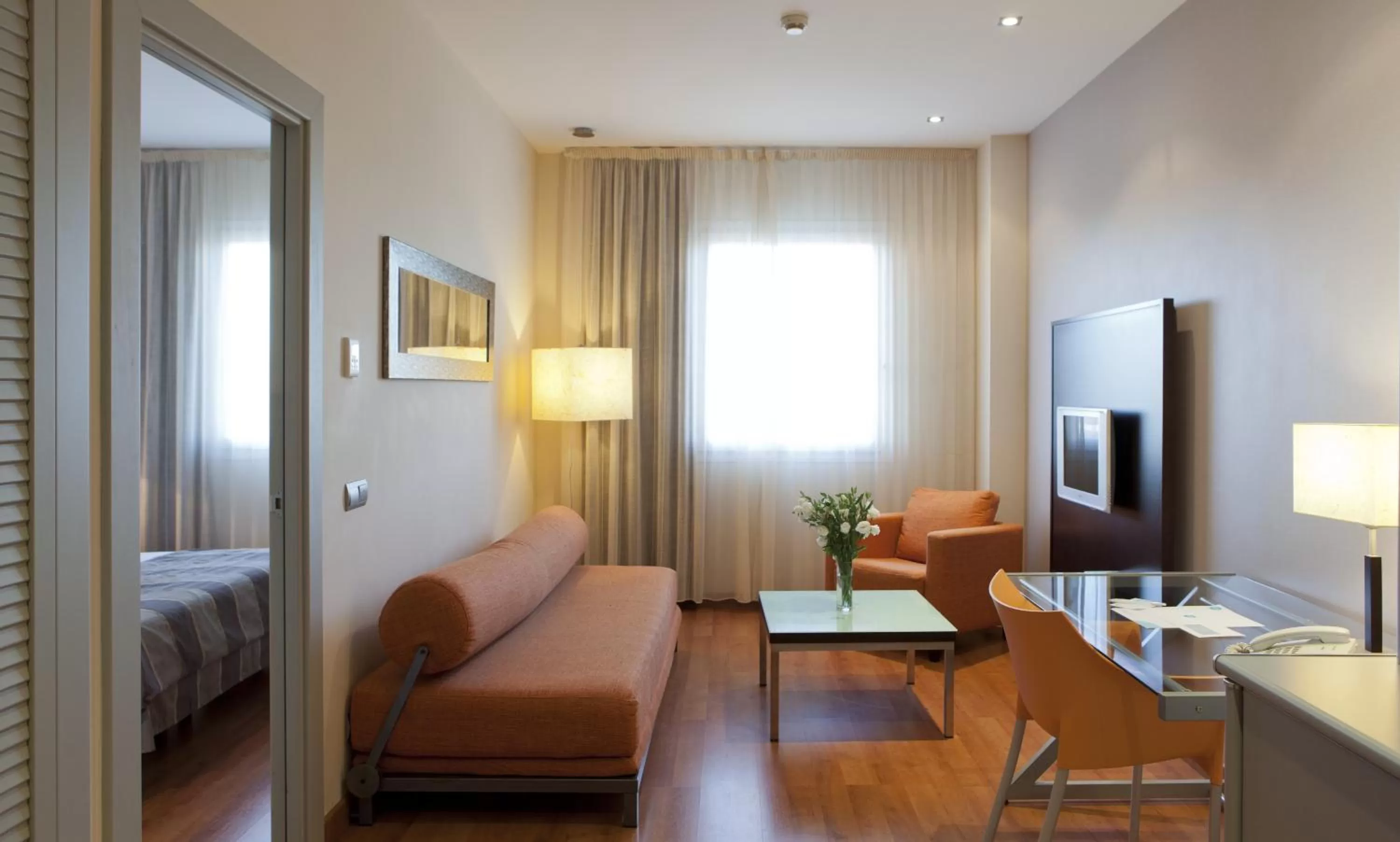 Family Room (3 Adults + 1 Child) in Vértice Sevilla Aljarafe