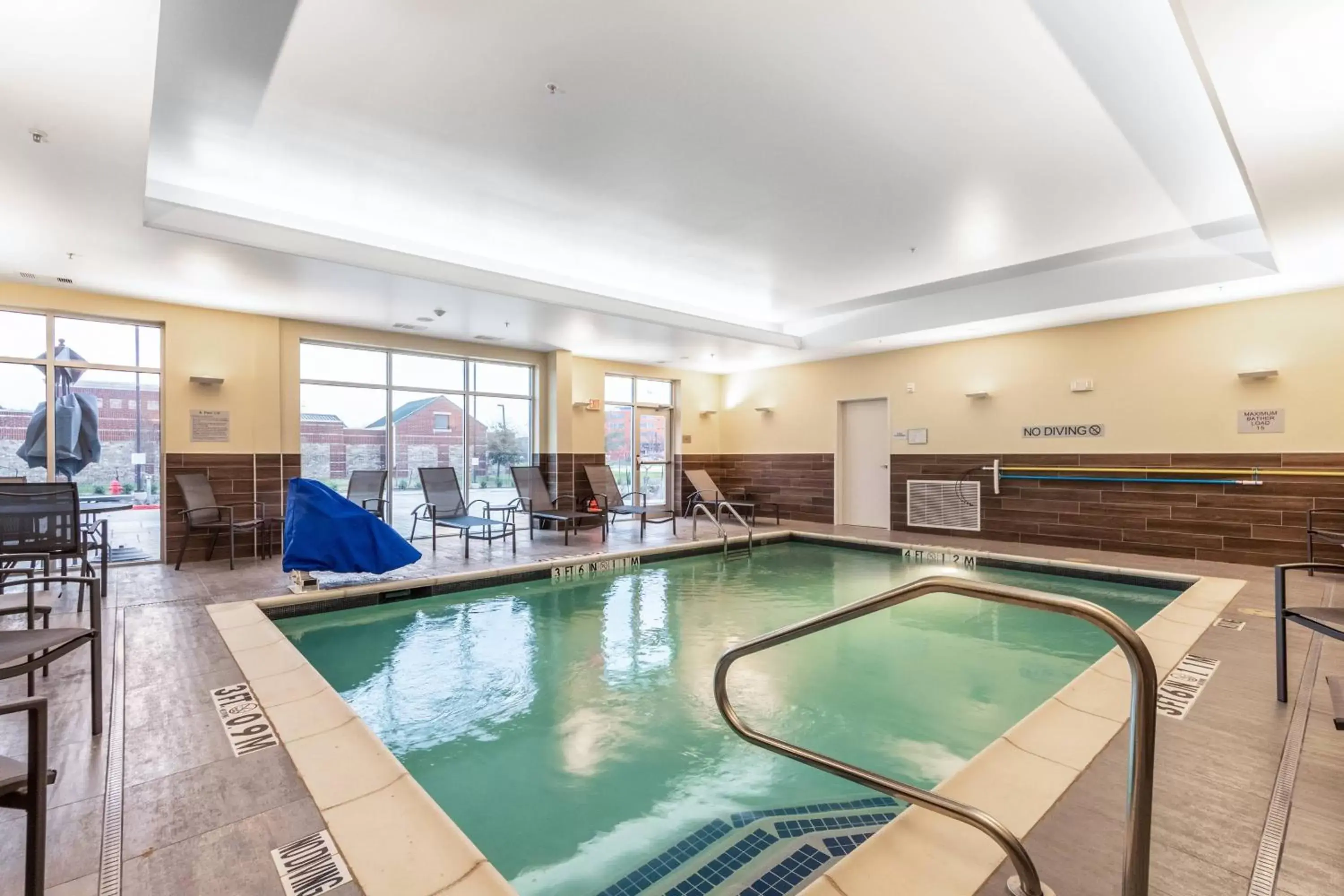 Swimming Pool in Fairfield Inn & Suites by Marriott Dallas DFW Airport North Coppell Grapevine