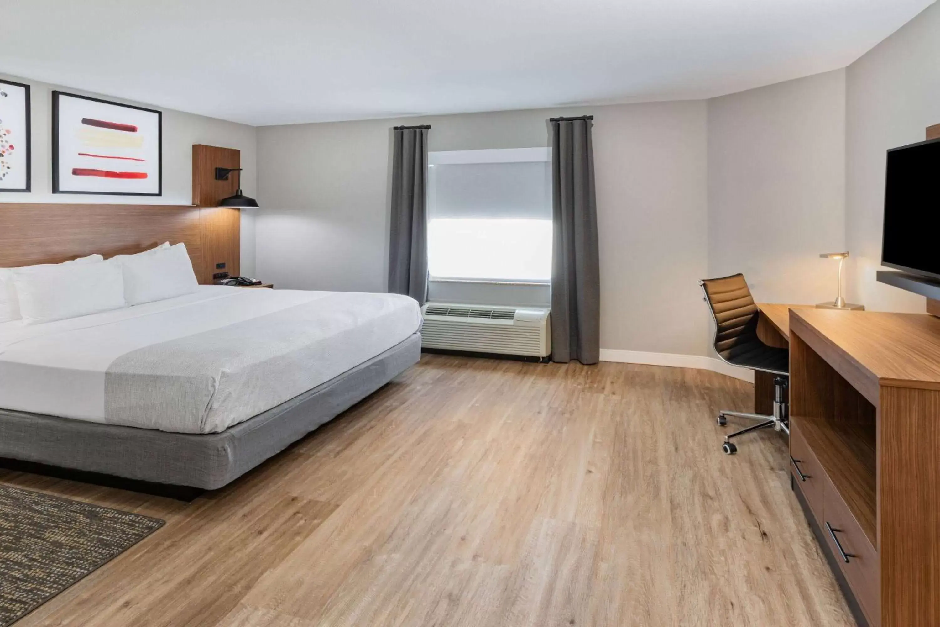 Bedroom, Bed in Hawthorn Suites by Wyndham Ardmore