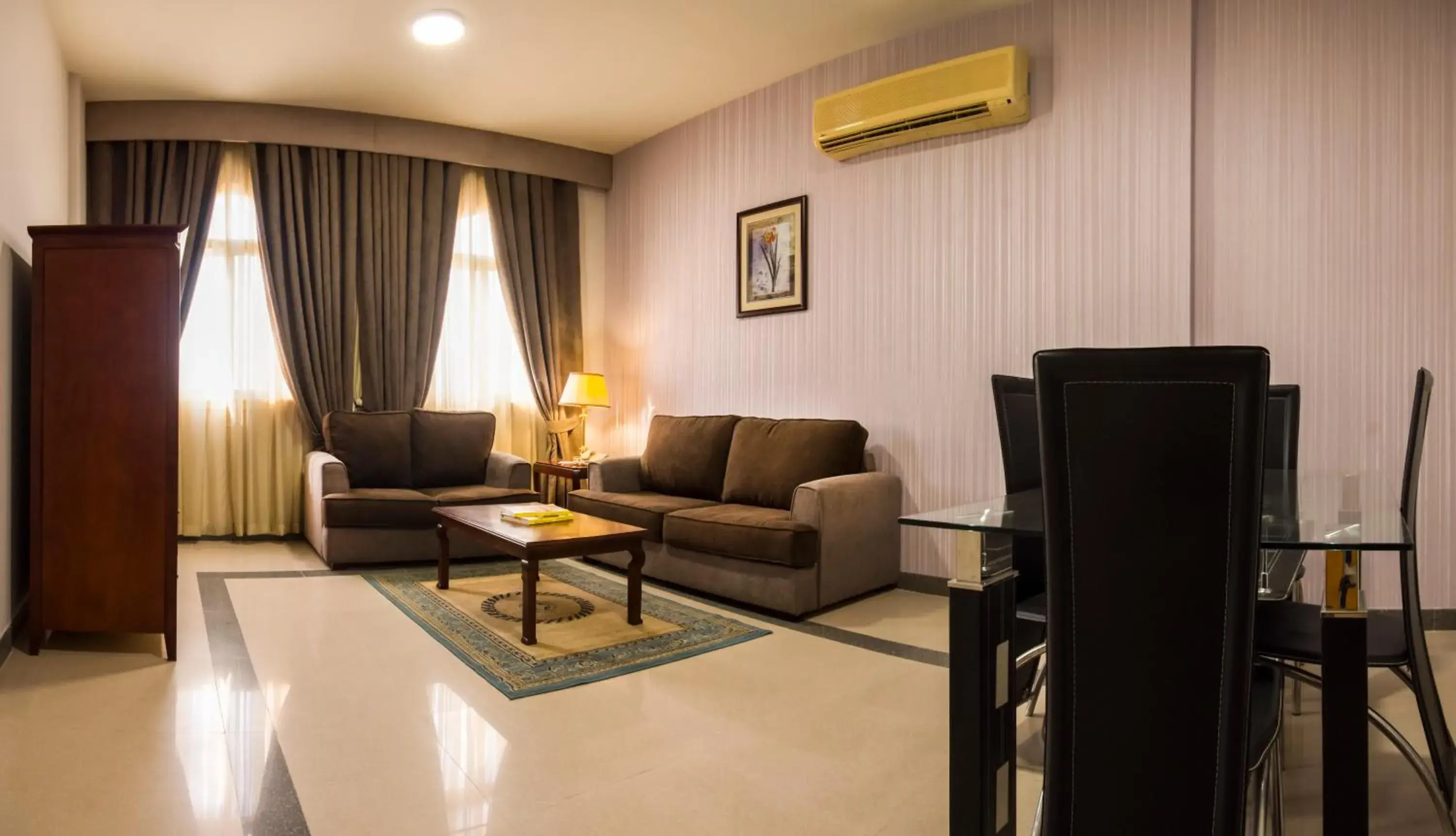 Living room, Seating Area in Safeer Plaza Hotel