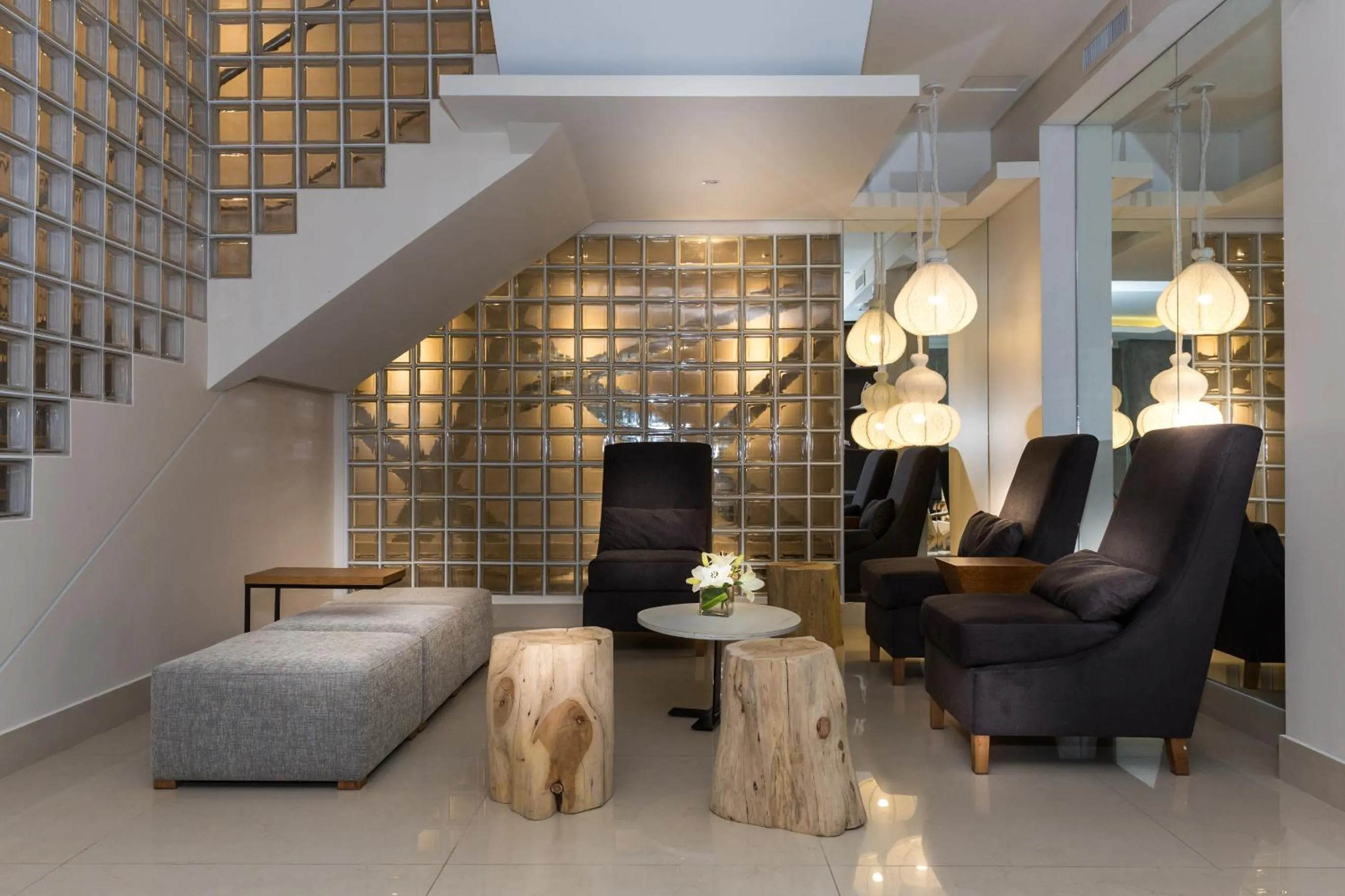 Lobby or reception in Howard Johnson Plaza Buenos Aires