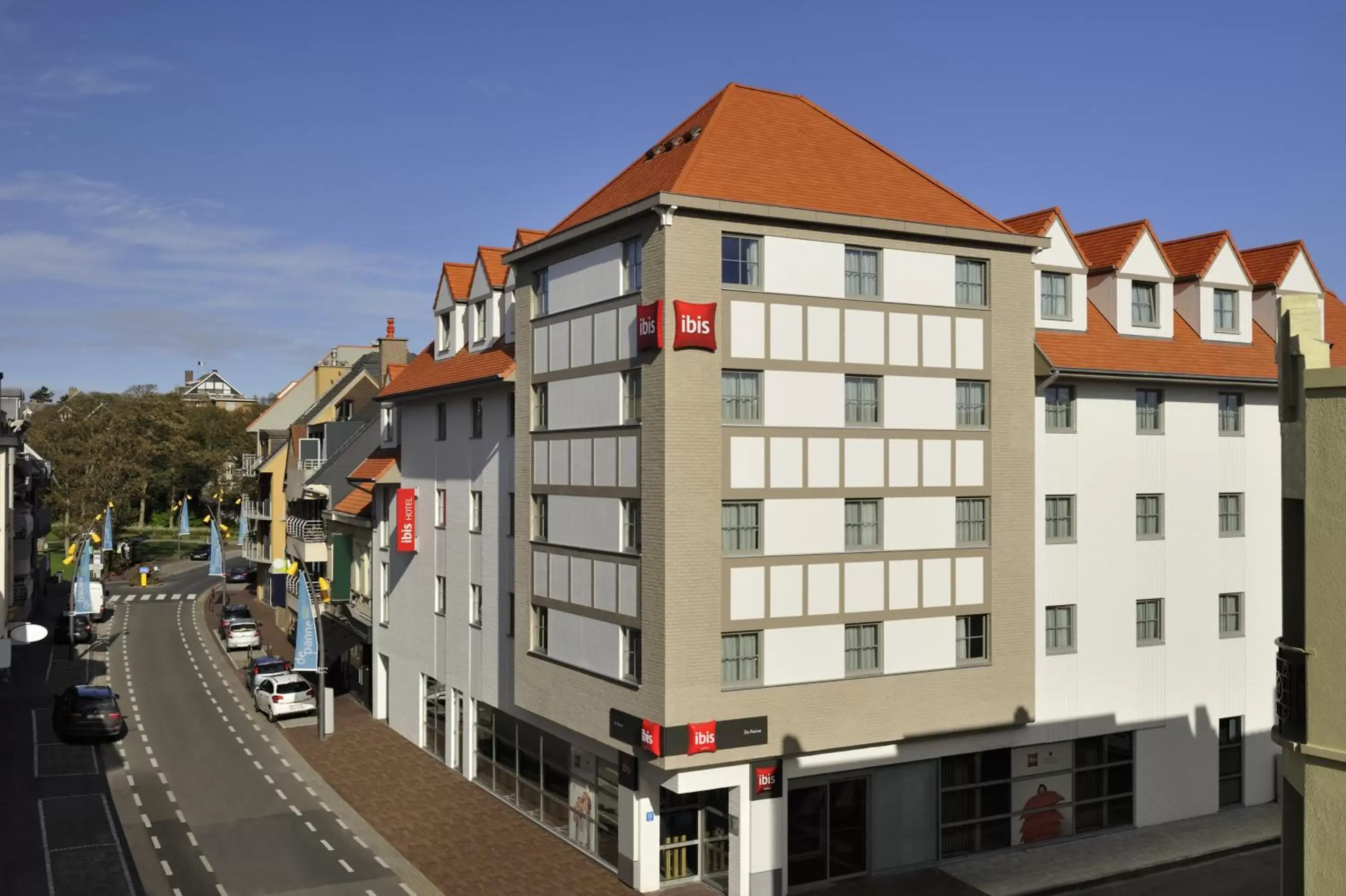 Facade/entrance in ibis De Panne