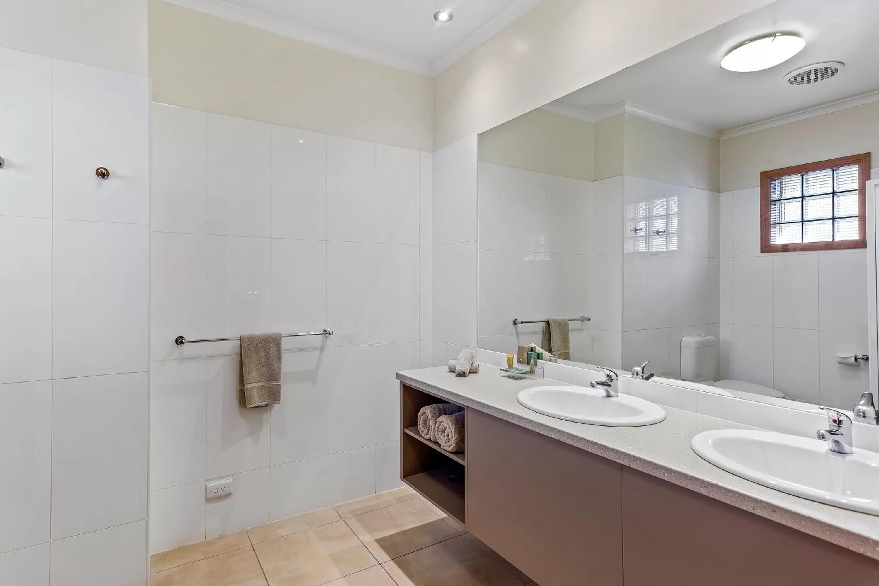 Bathroom in Julie-Anna, Bendigo