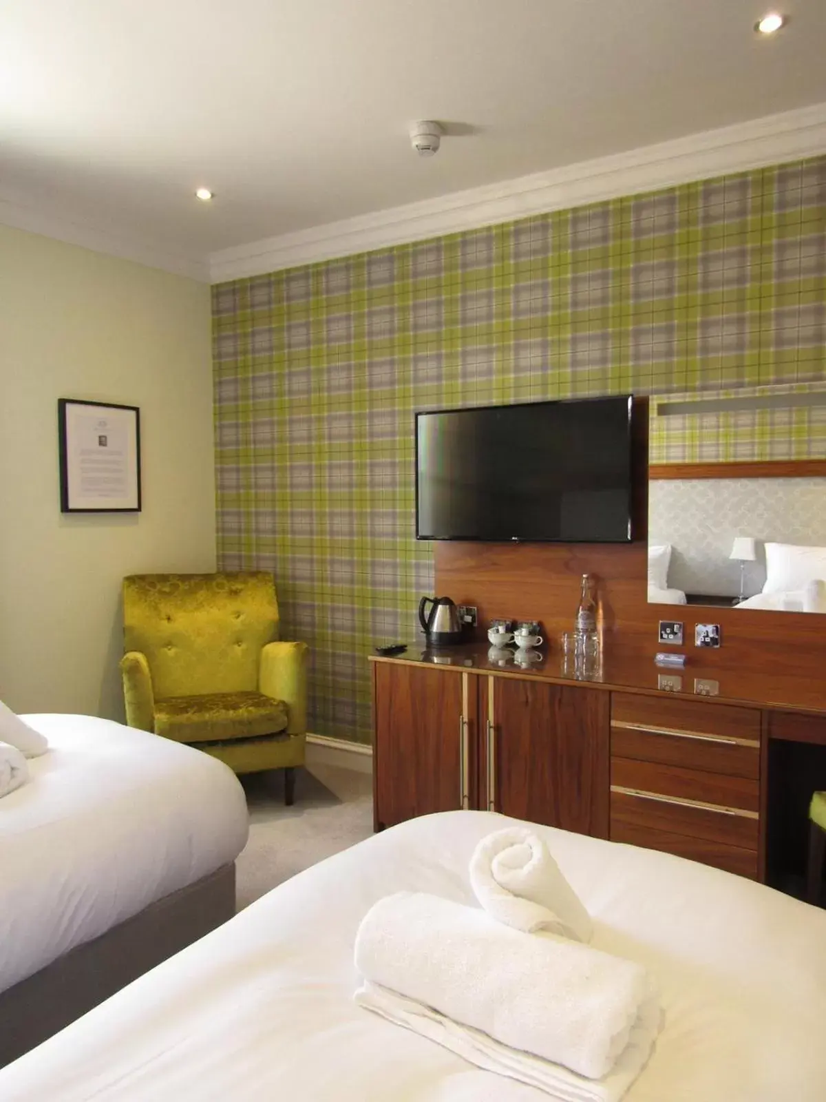 Bedroom, TV/Entertainment Center in The Craigie Hotel