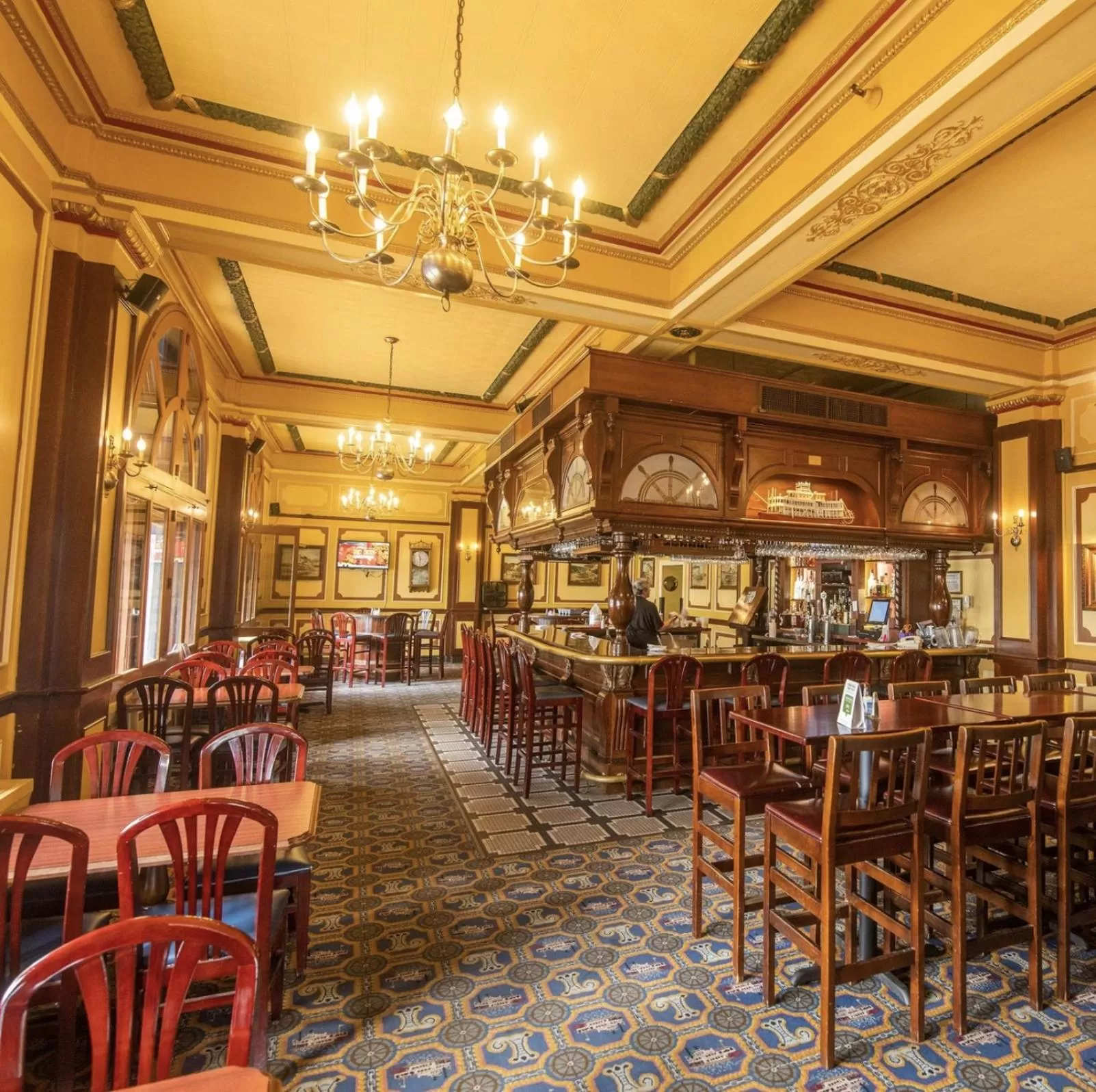 Property building in Lafayette Hotel Marietta