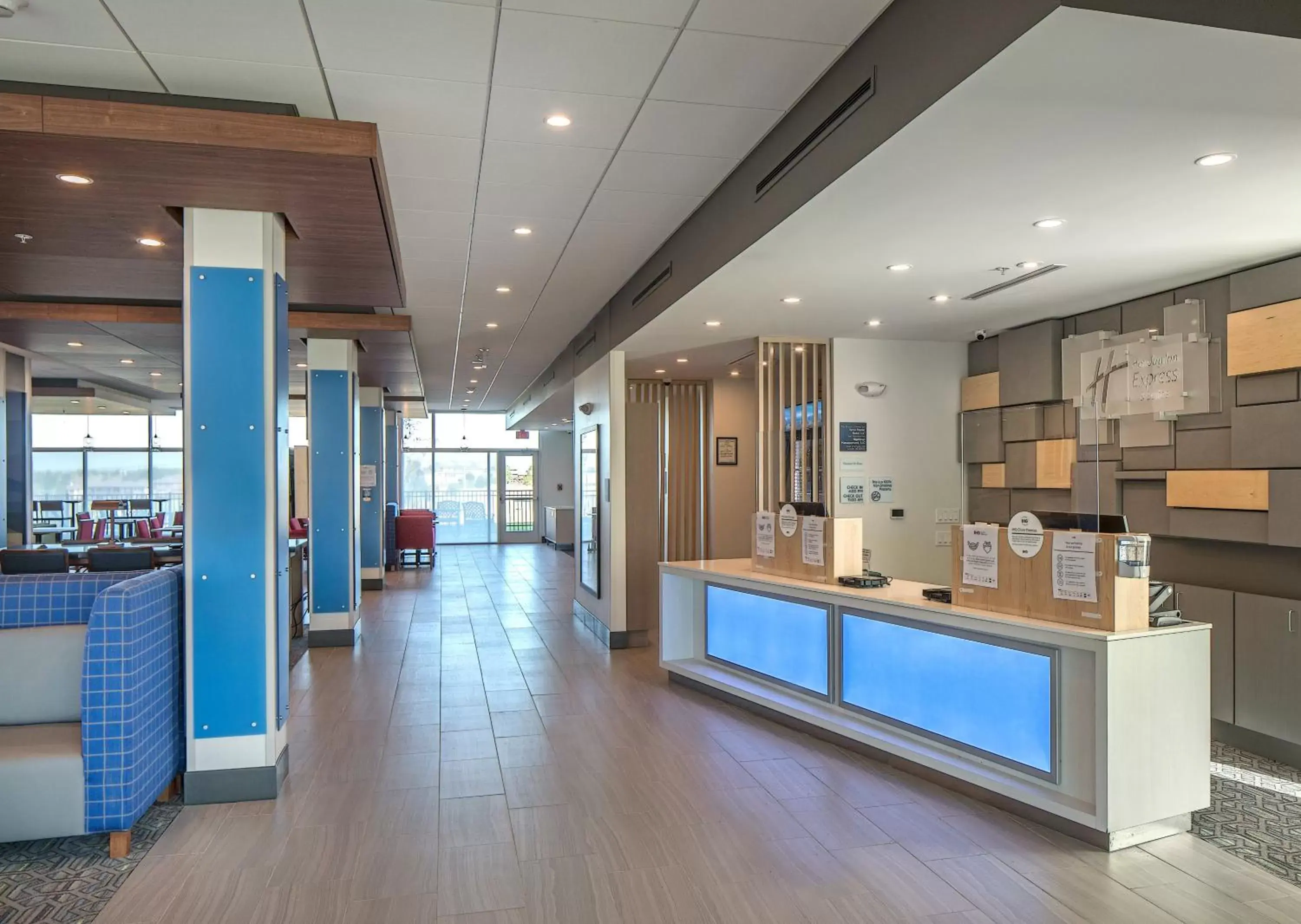 Property building in Holiday Inn Express & Suites - West Omaha - Elkhorn by IHG Property building in Holiday Inn Express & Suites - West Omaha - Elkhorn by IHG