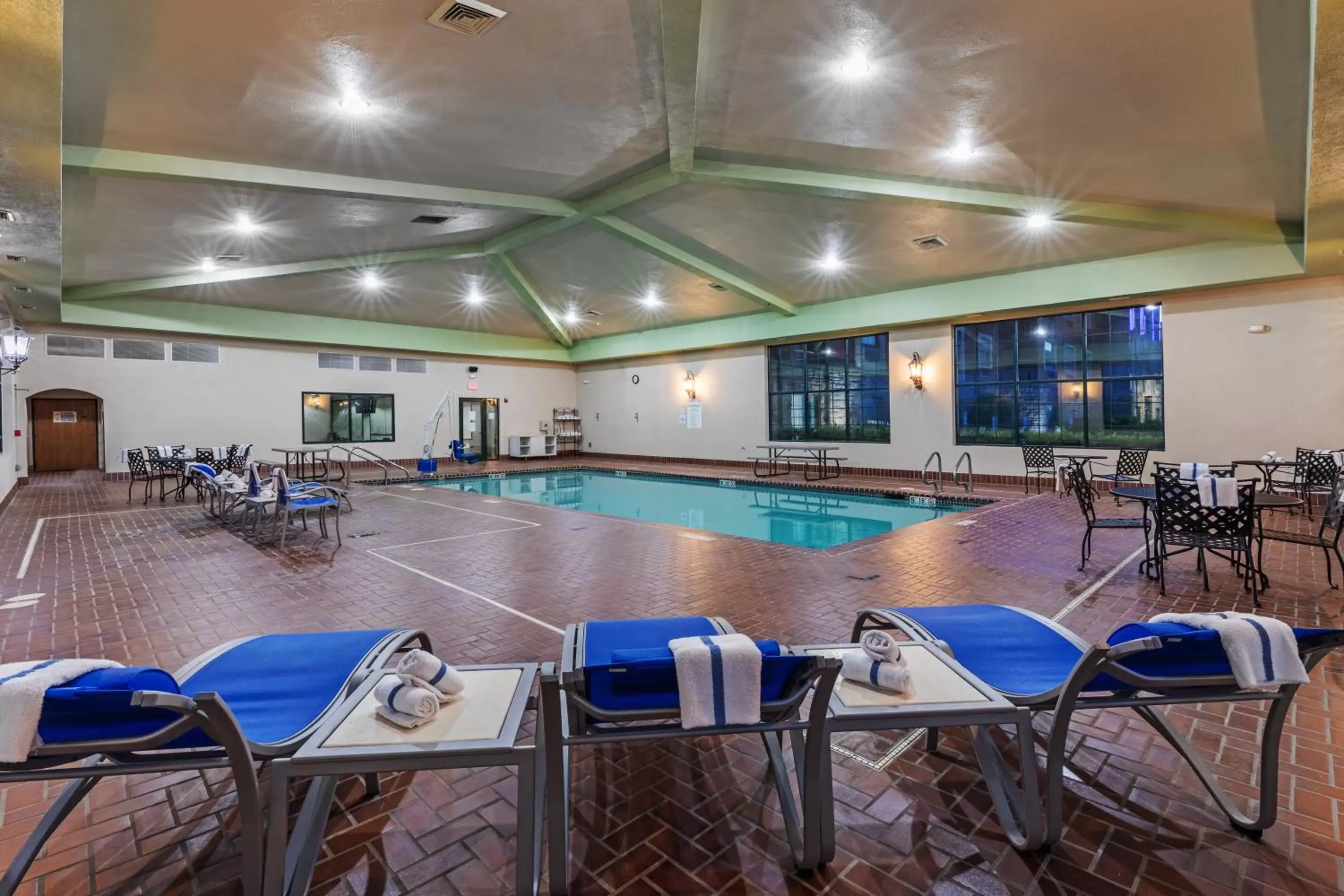 Swimming pool in Holiday Inn Express & Suites Tulsa S Broken Arrow Hwy 51, an IHG Hotel