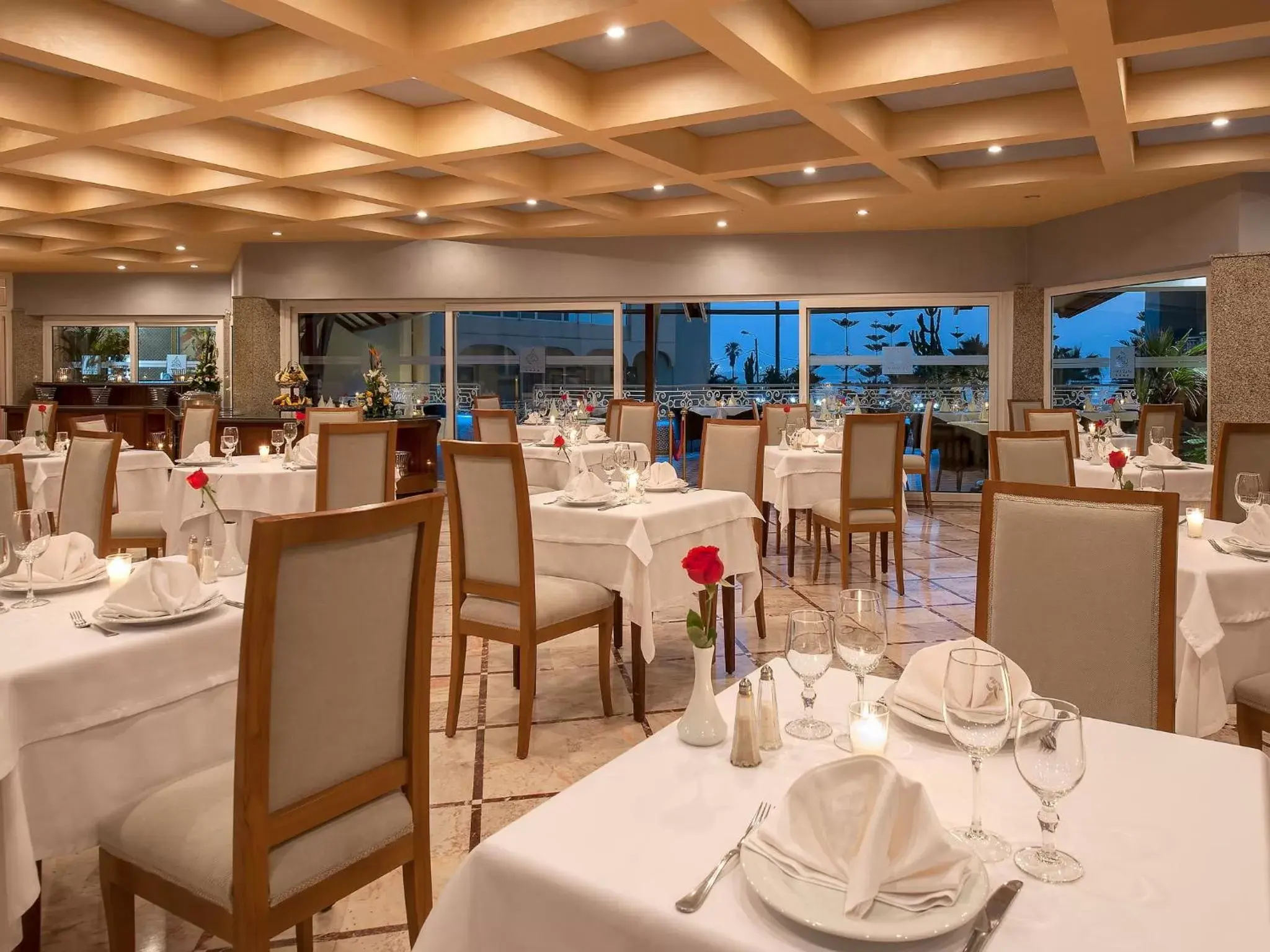 Restaurant/Places to Eat in Hôtel Club Val d'Anfa Casablanca Ocean view