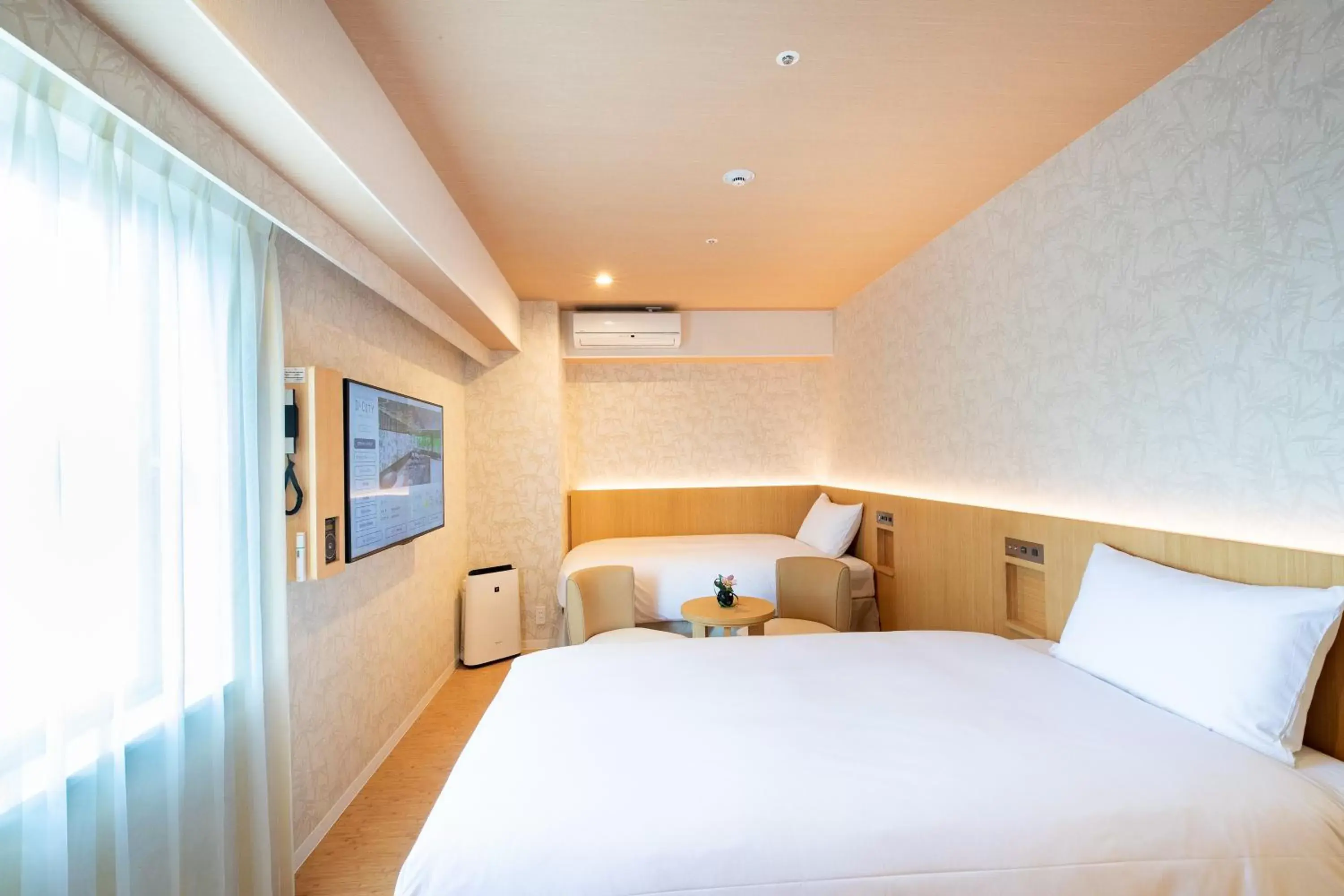 Photo of the whole room, Bed in Daiwa Roynet Hotel Nagoya Fushimi