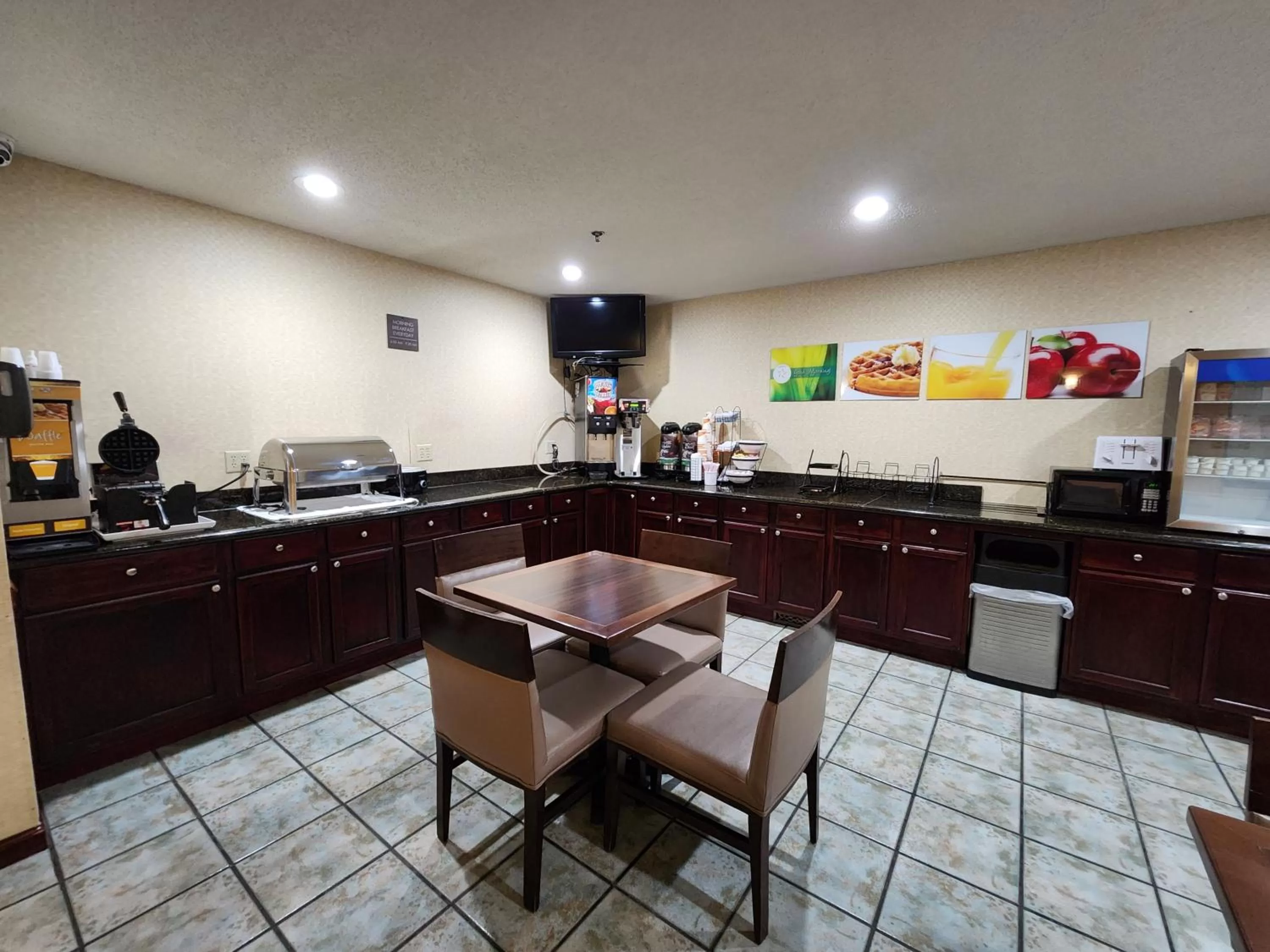 Breakfast in Quality Inn Wheelersburg