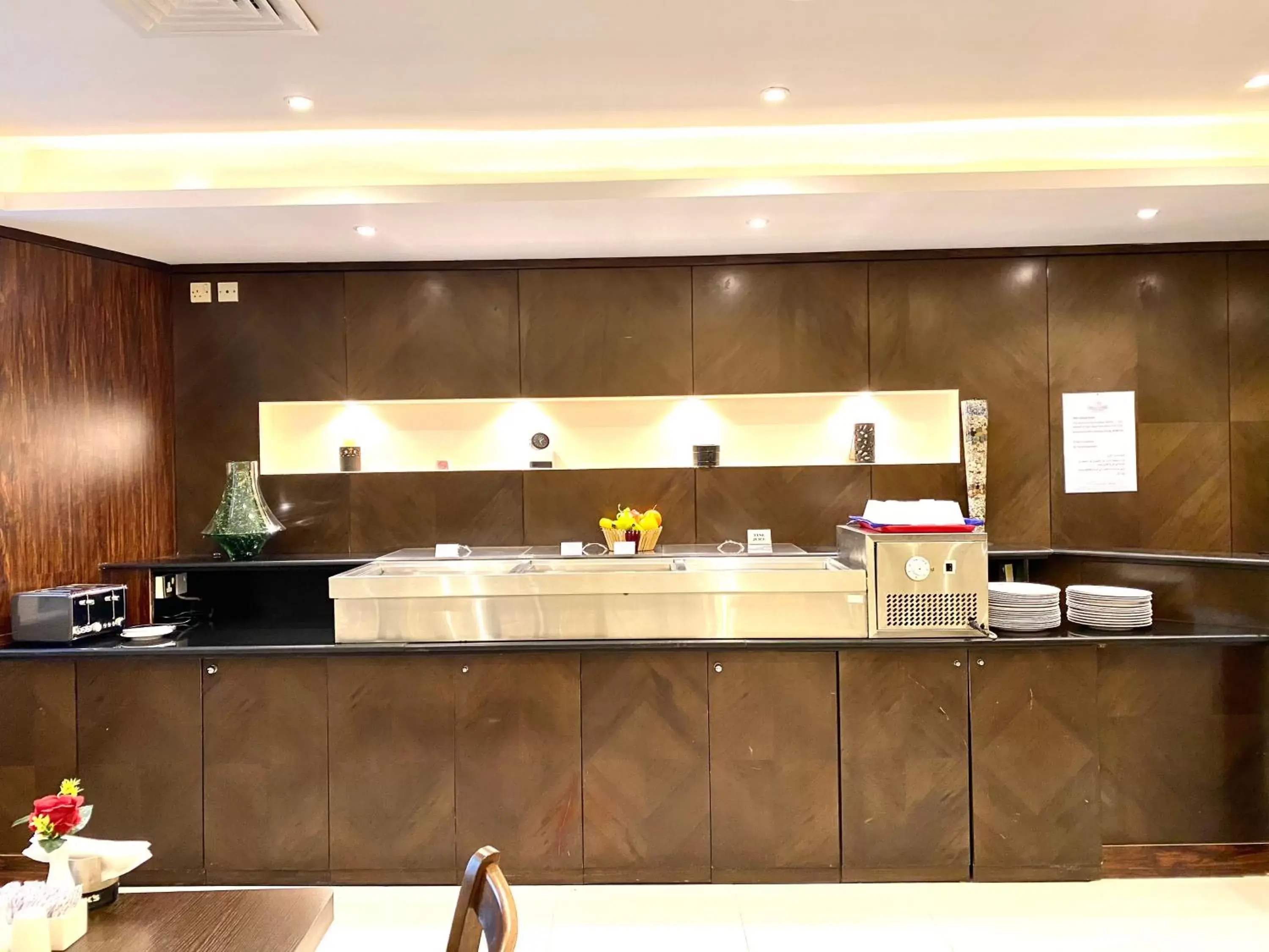 Kitchen/Kitchenette in Panorama Hotel Deira