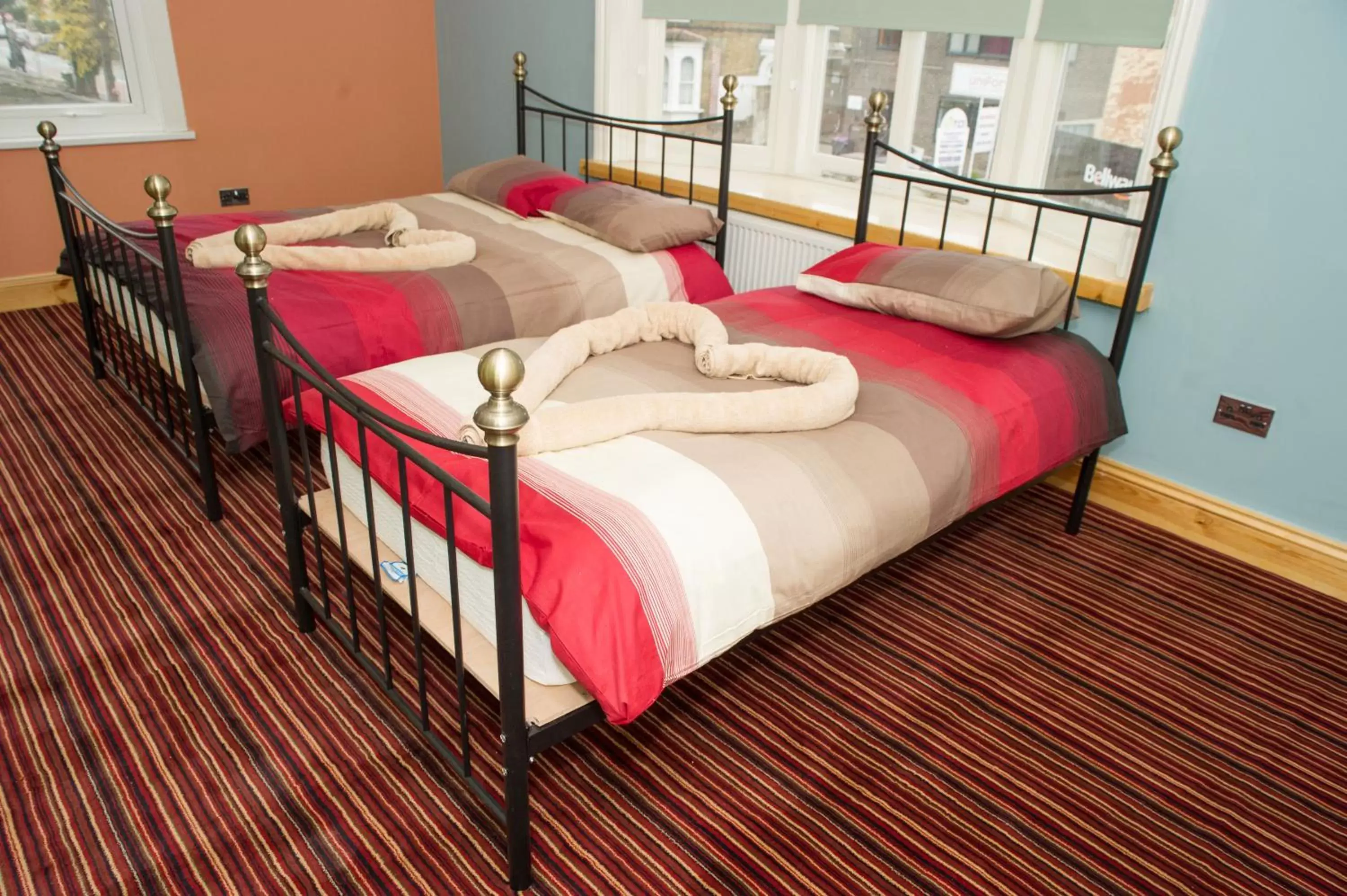 Bed in Fountain Hotel