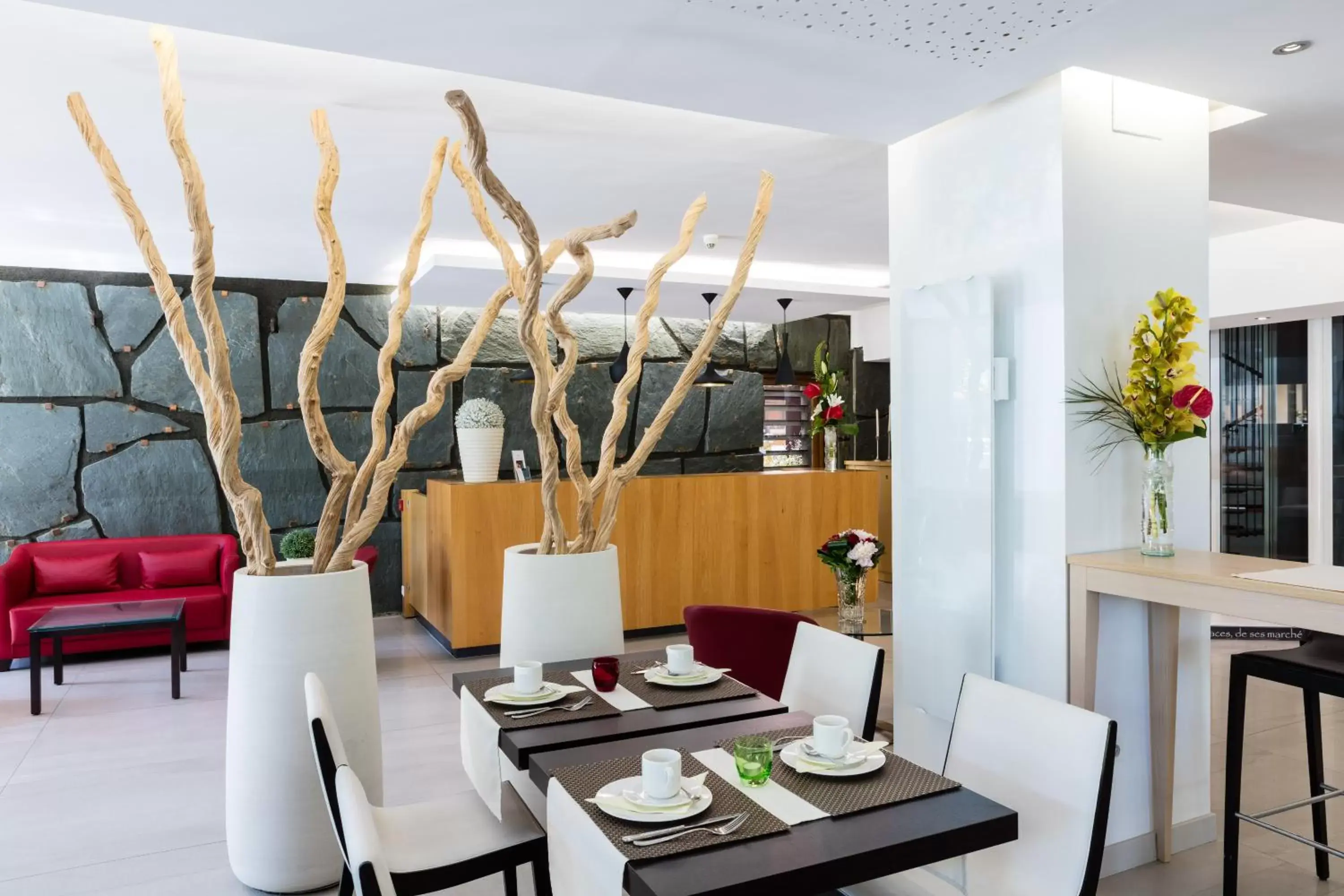 Restaurant/places to eat in Hôtel Rotonde Aix-en-Provence centre Restaurant/places to eat in Hôtel Rotonde Aix-en-Provence centre