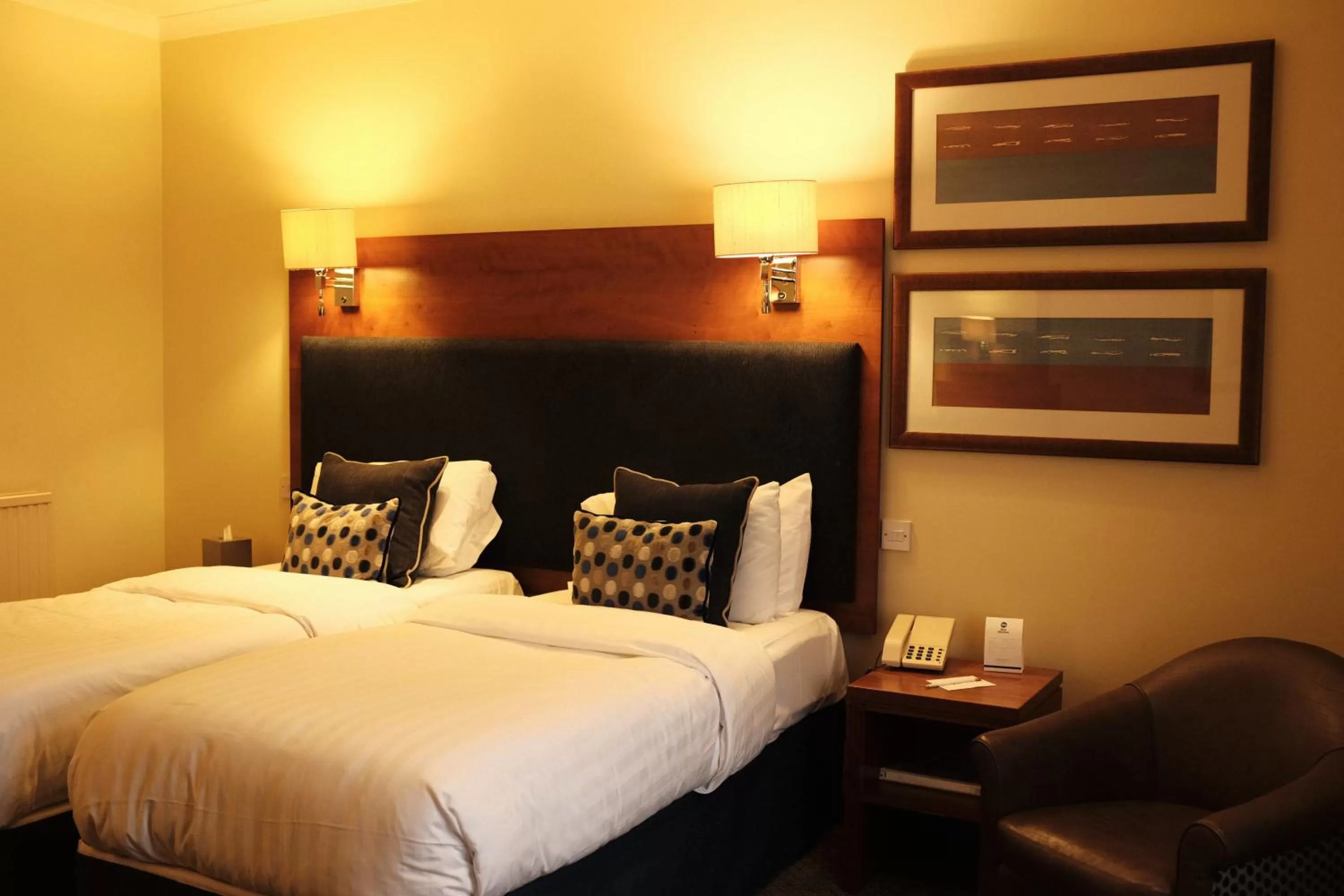 Bed in Best Western Garfield House Hotel