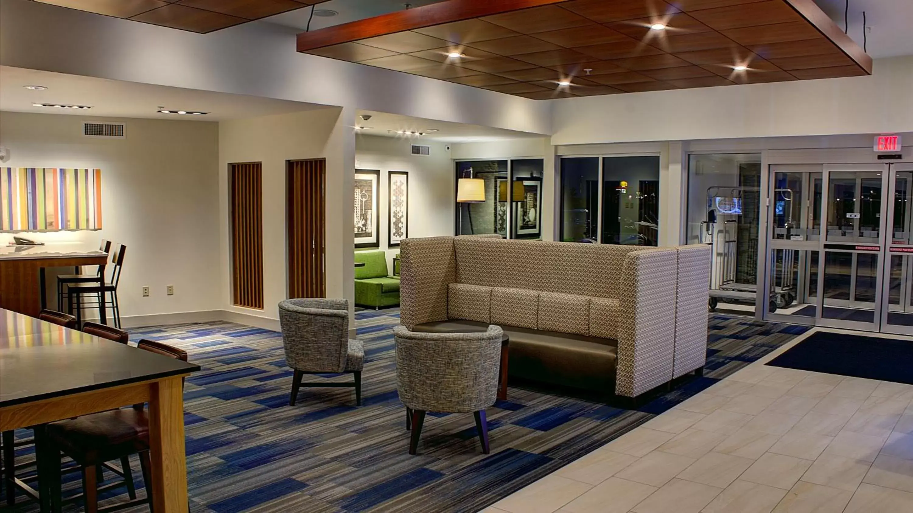 Property building, Seating Area in Holiday Inn Express Spencer, an IHG Hotel