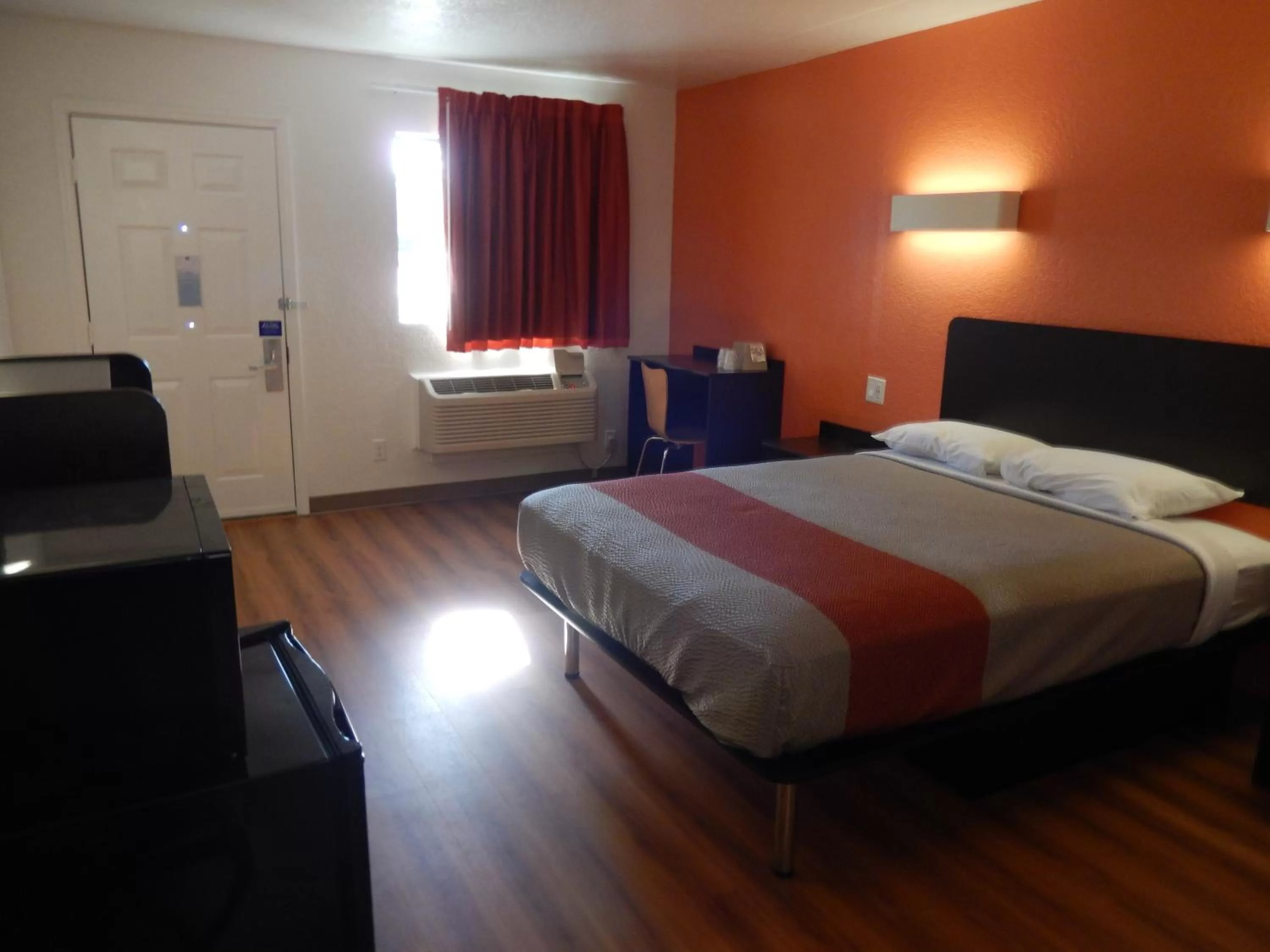 Property building, Bed in Motel 6-Moultrie, GA