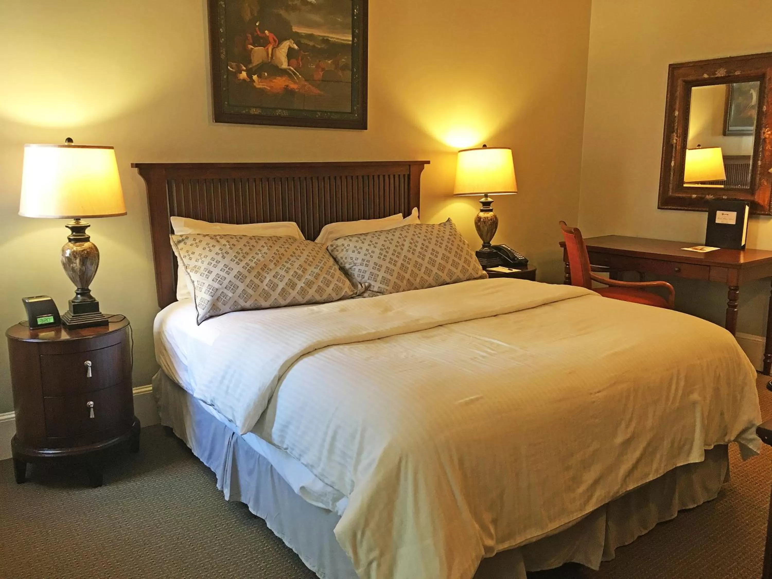 Bed in Morris House Hotel