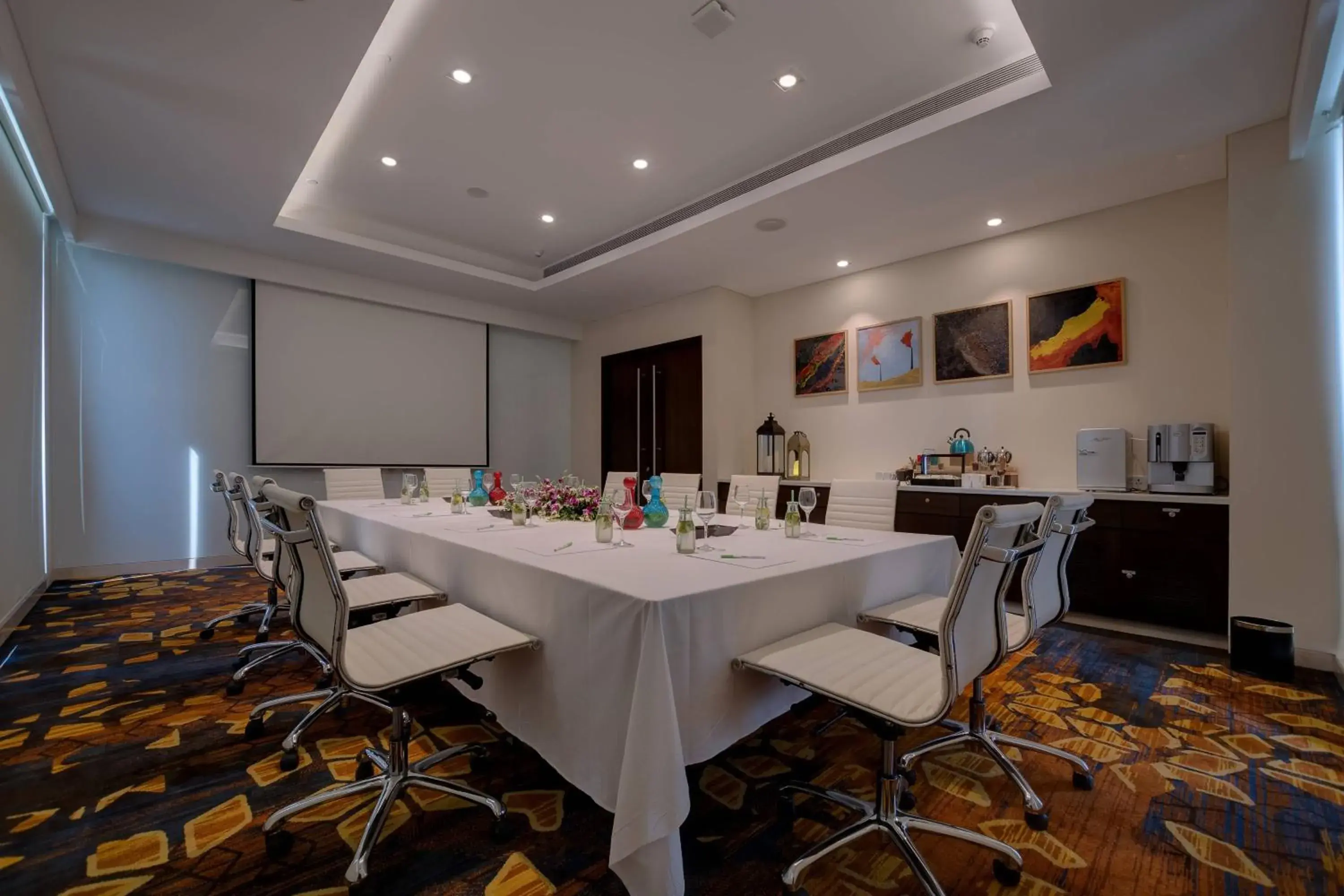 Meeting/conference room in Courtyard by Marriott Surat