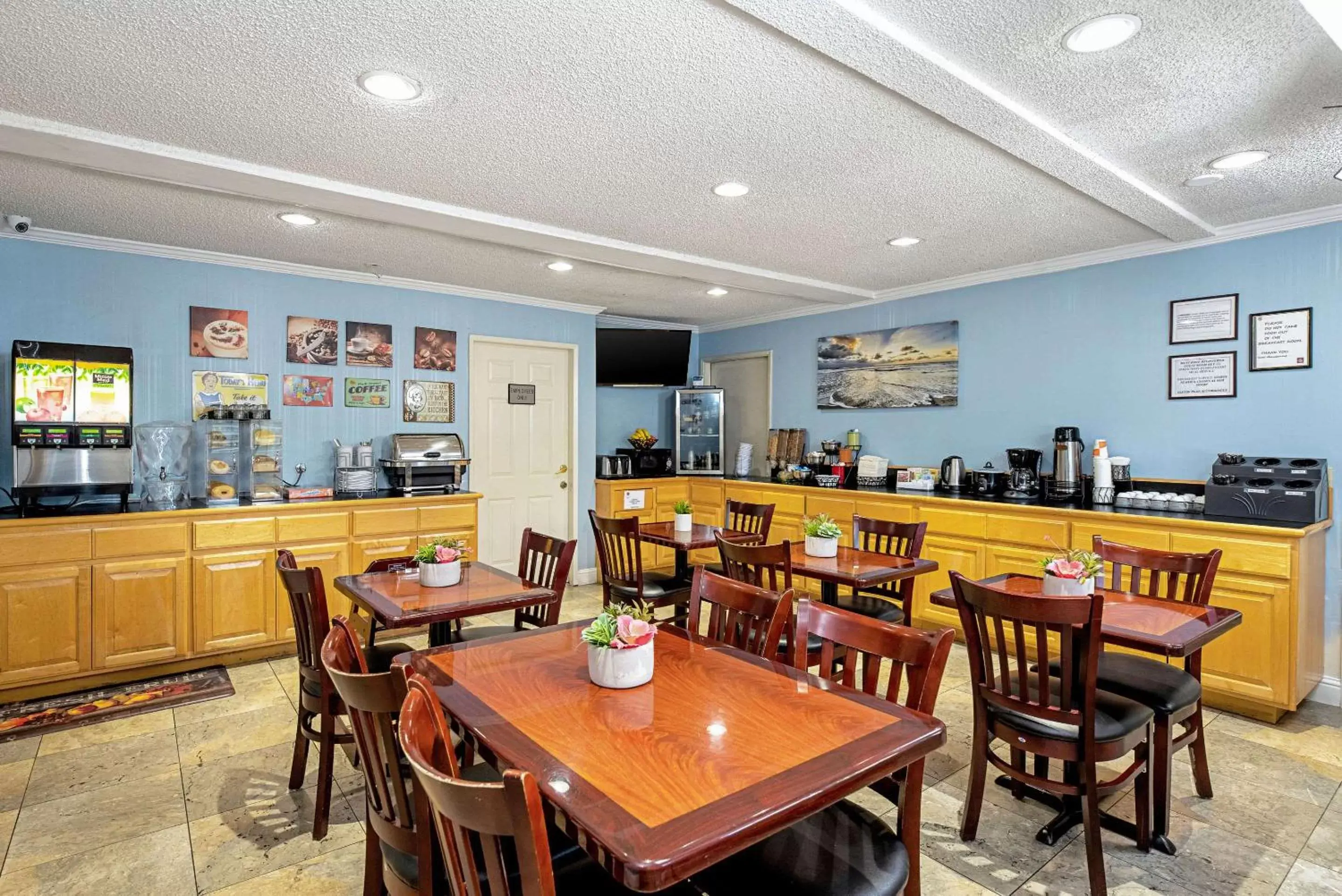 Restaurant/places to eat in Clarion Inn Silicon Valley Restaurant/places to eat in Clarion Inn Silicon Valley