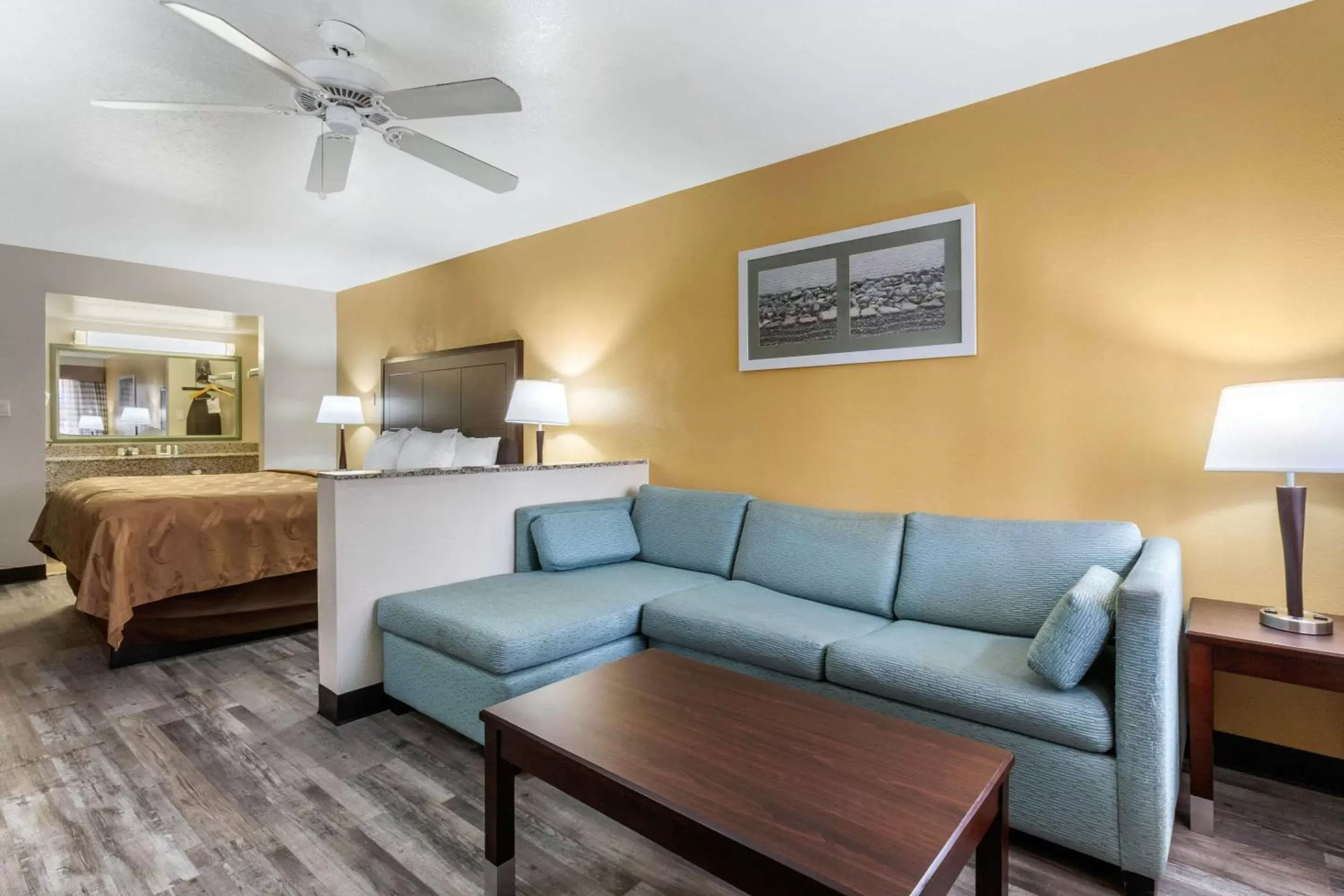 Photo of the whole room, Seating Area in Quality Inn & Suites near Downtown Mesa