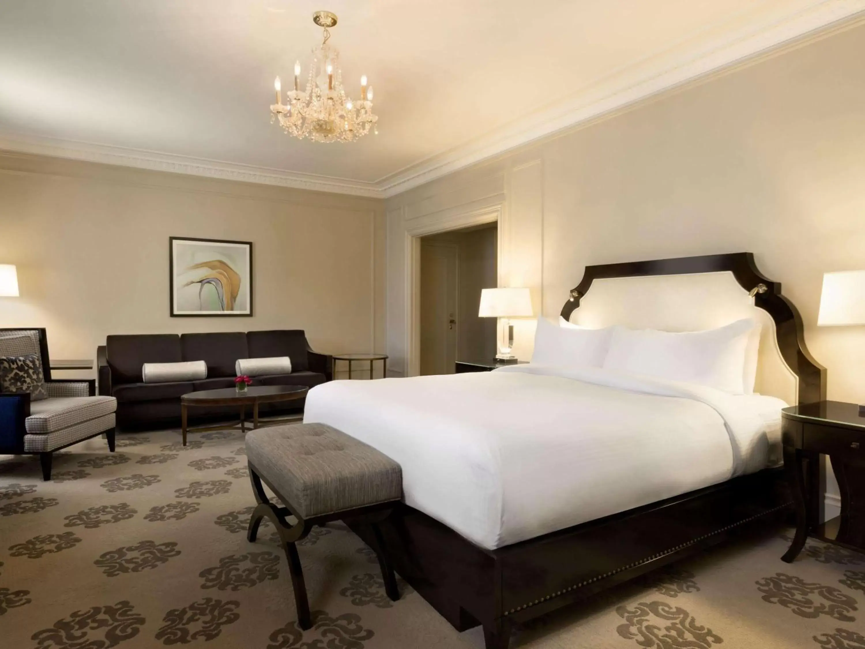 Bedroom, Bed in Fairmont Hotel Vancouver