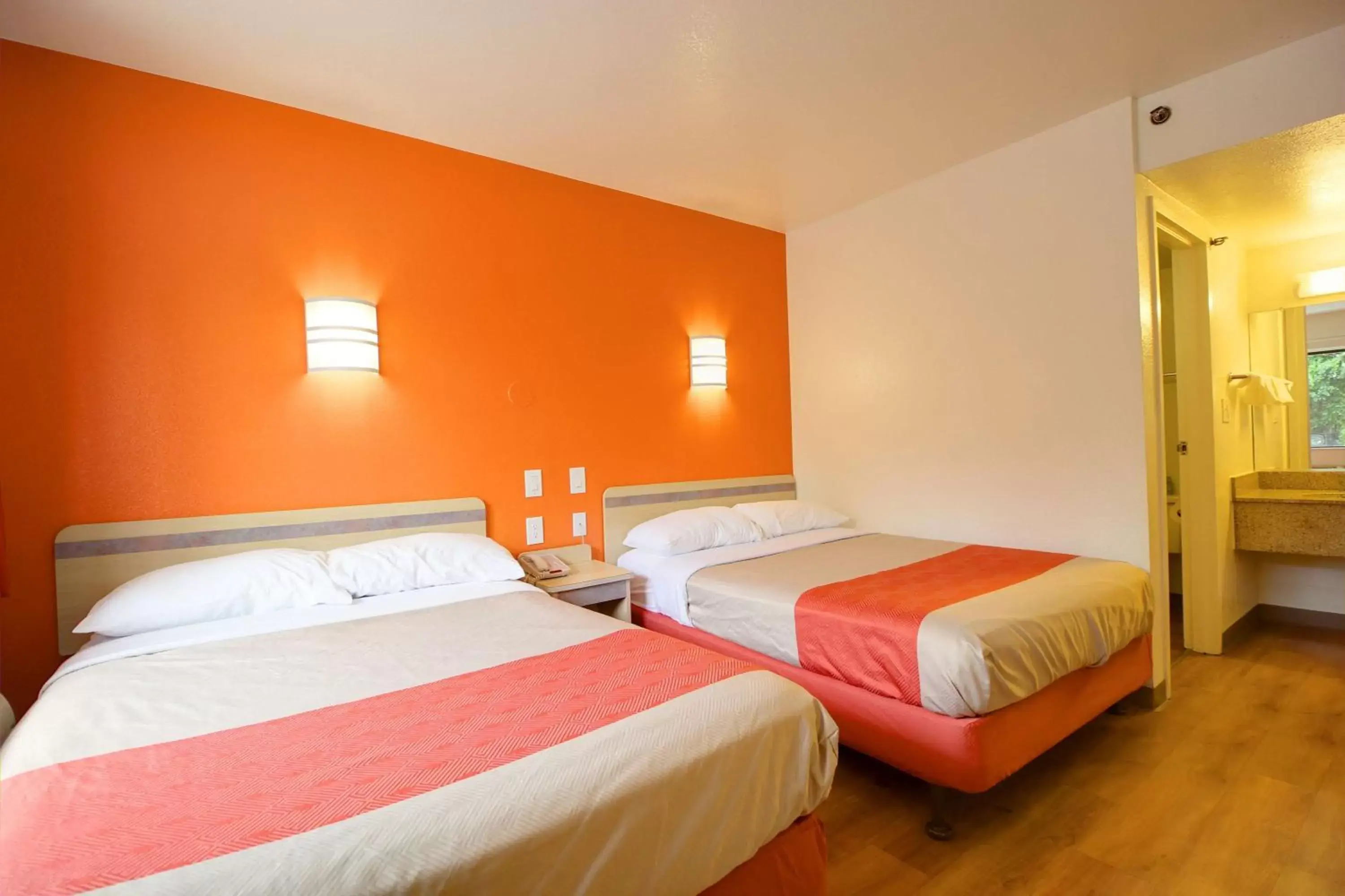 Bedroom, Bed in Motel 6-Lantana, FL