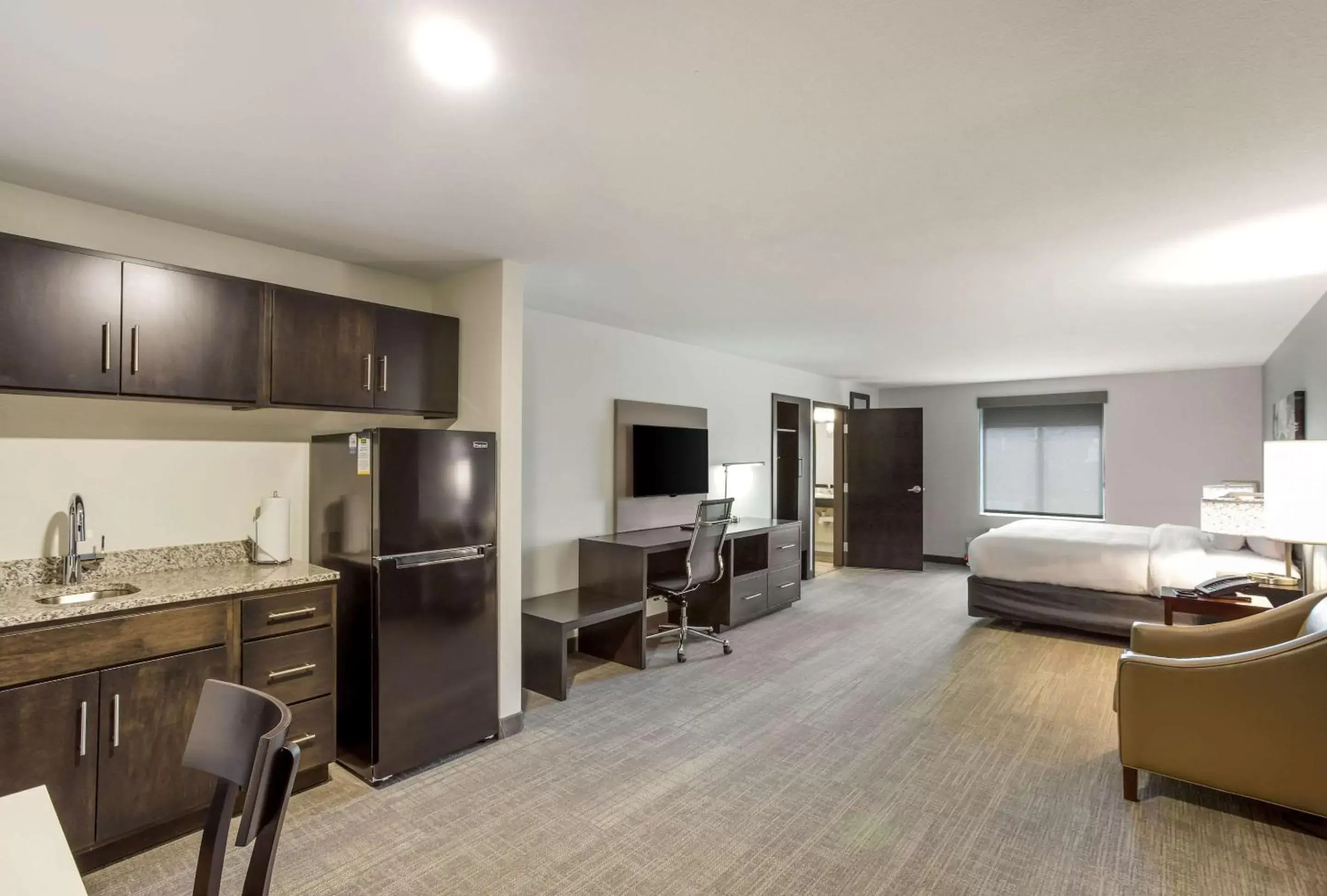 Photo of the whole room, Bed in MainStay Suites Logan Ohio-Hocking Hills Photo of the whole room, Bed in MainStay Suites Logan Ohio-Hocking Hills